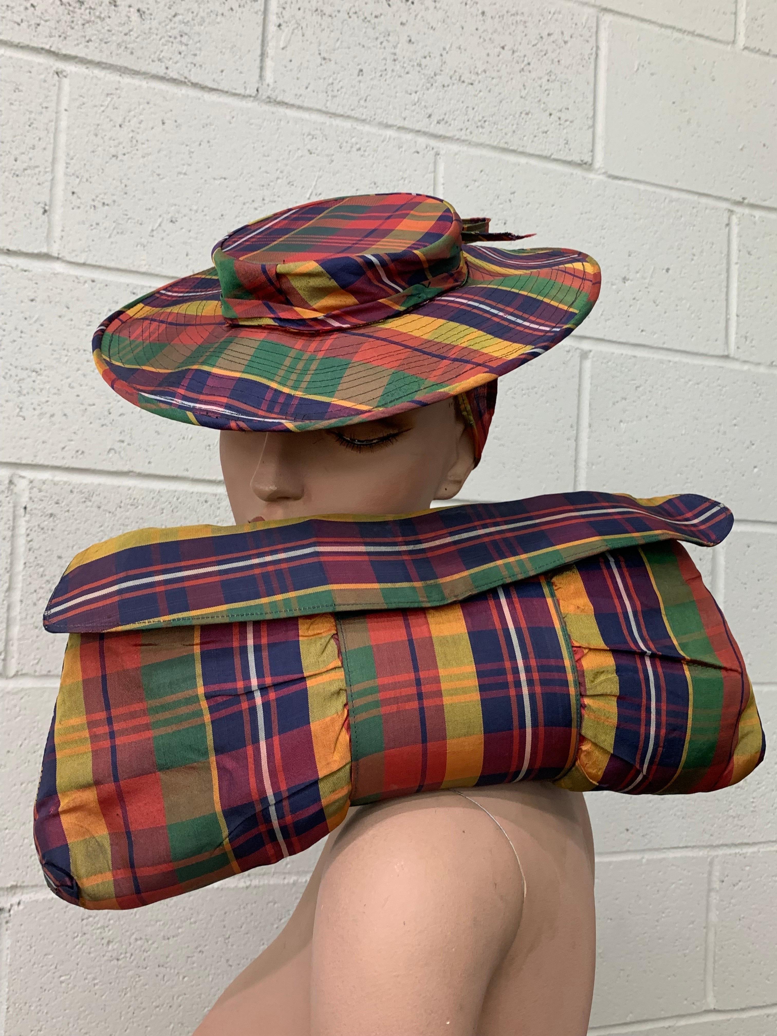 1940s Matching Madras Plaid Taffeta Brimmed Tilt Hat & Oversized Handbag Set For Sale 2