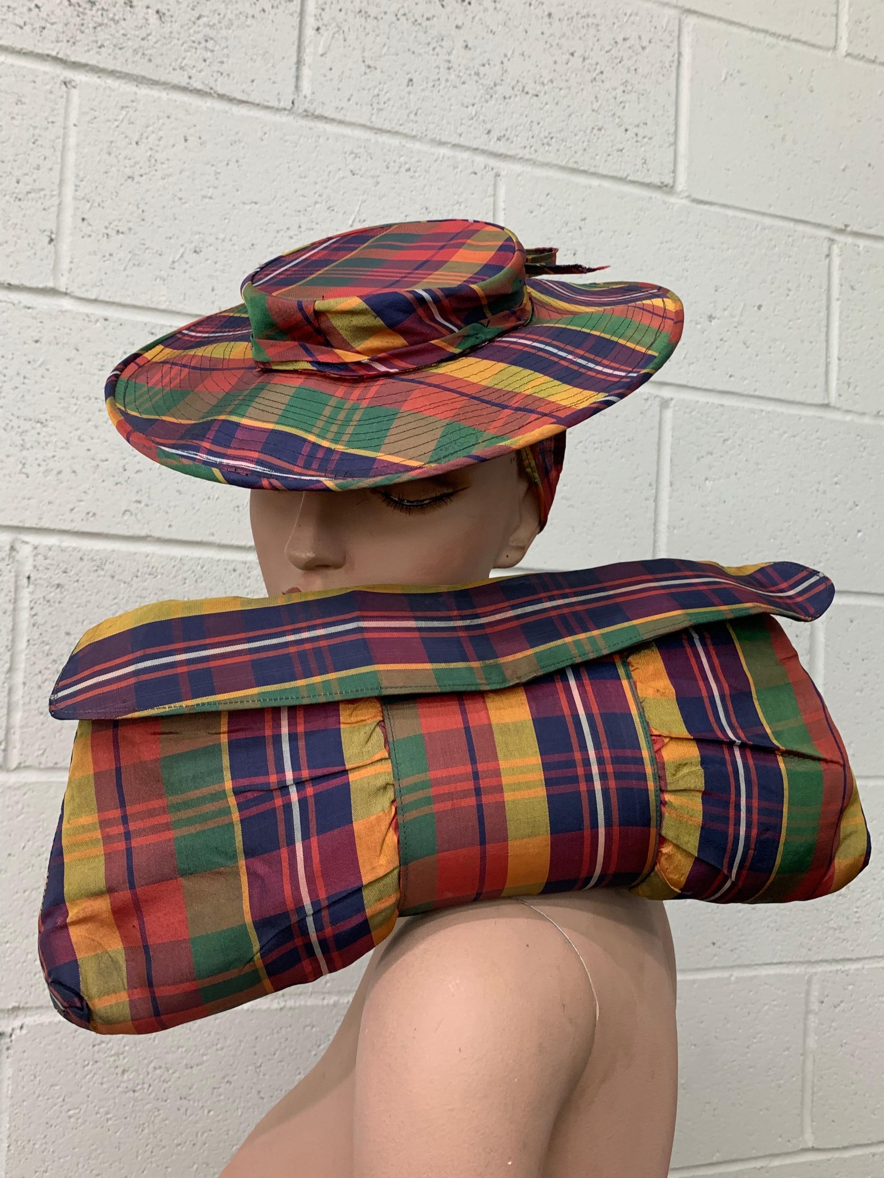 1940s Matching Madras Plaid Taffeta Brimmed Tilt Hat & Oversized Handbag Set For Sale 3