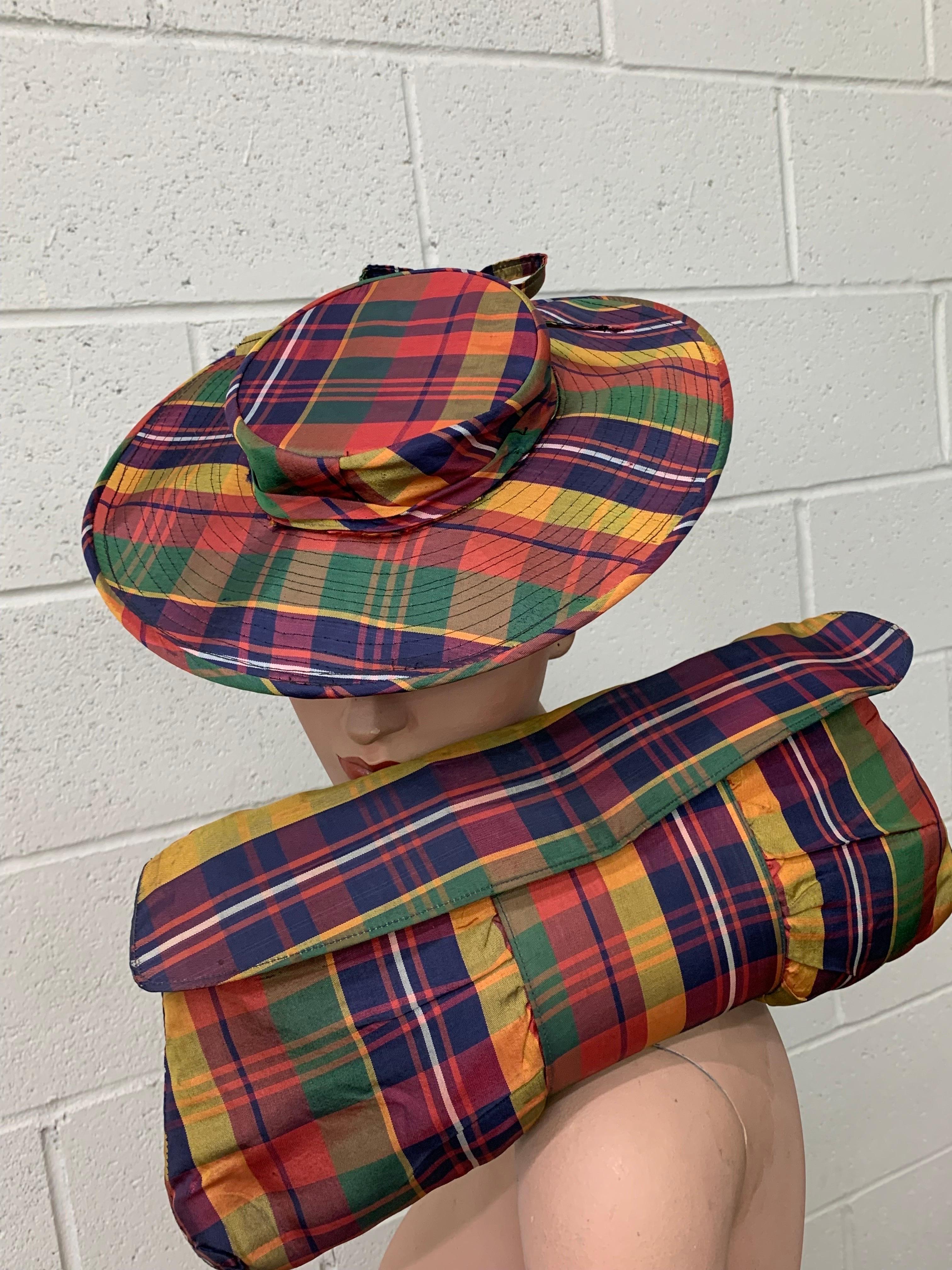 1940s Matching Madras Plaid Taffeta Brimmed Tilt Hat & Oversized Handbag Set For Sale 3