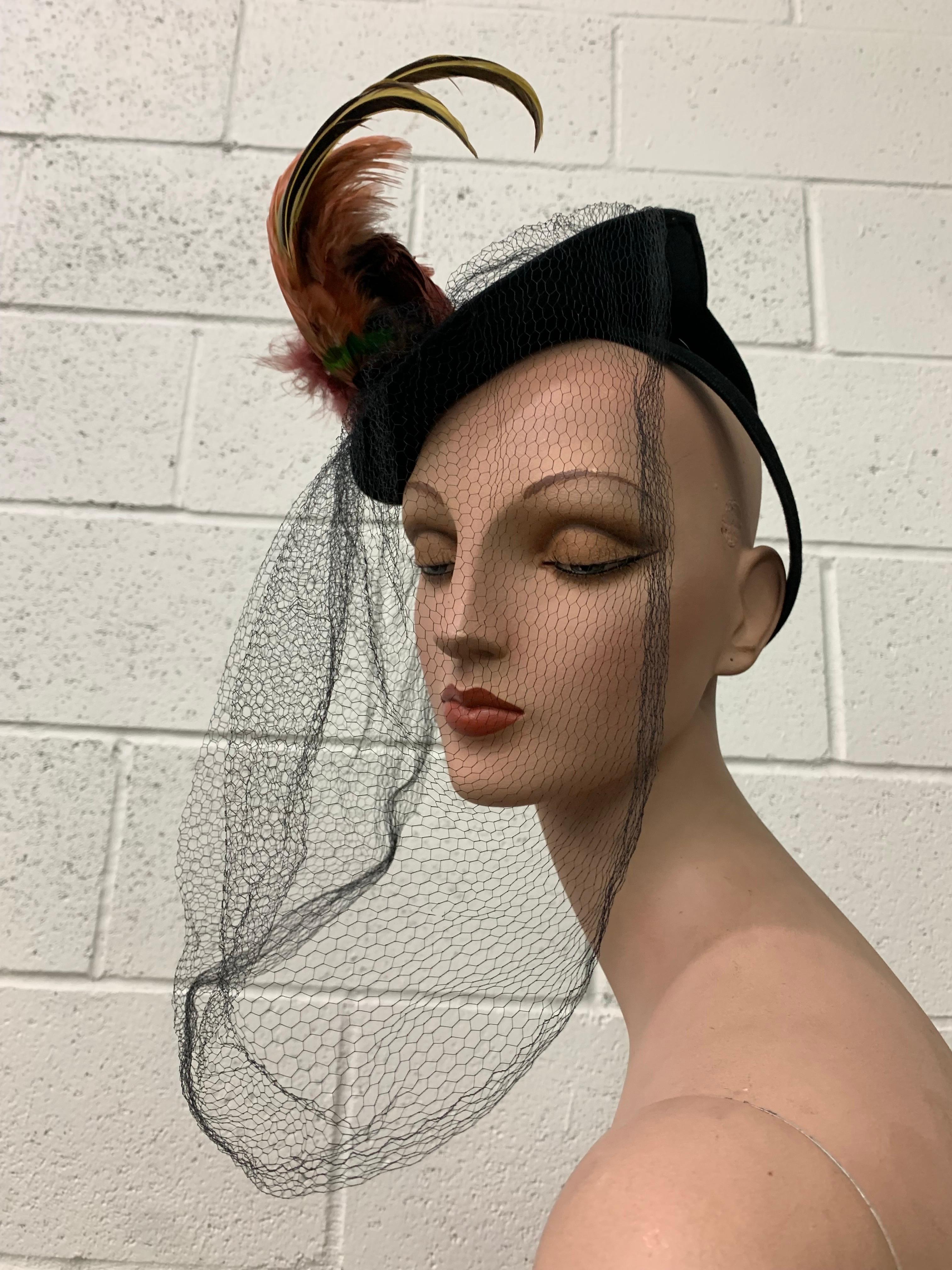 1940s Mathilde Model Black Felt Tilt Toy Hat w Exotic Feather Spray & Veil en vente 3