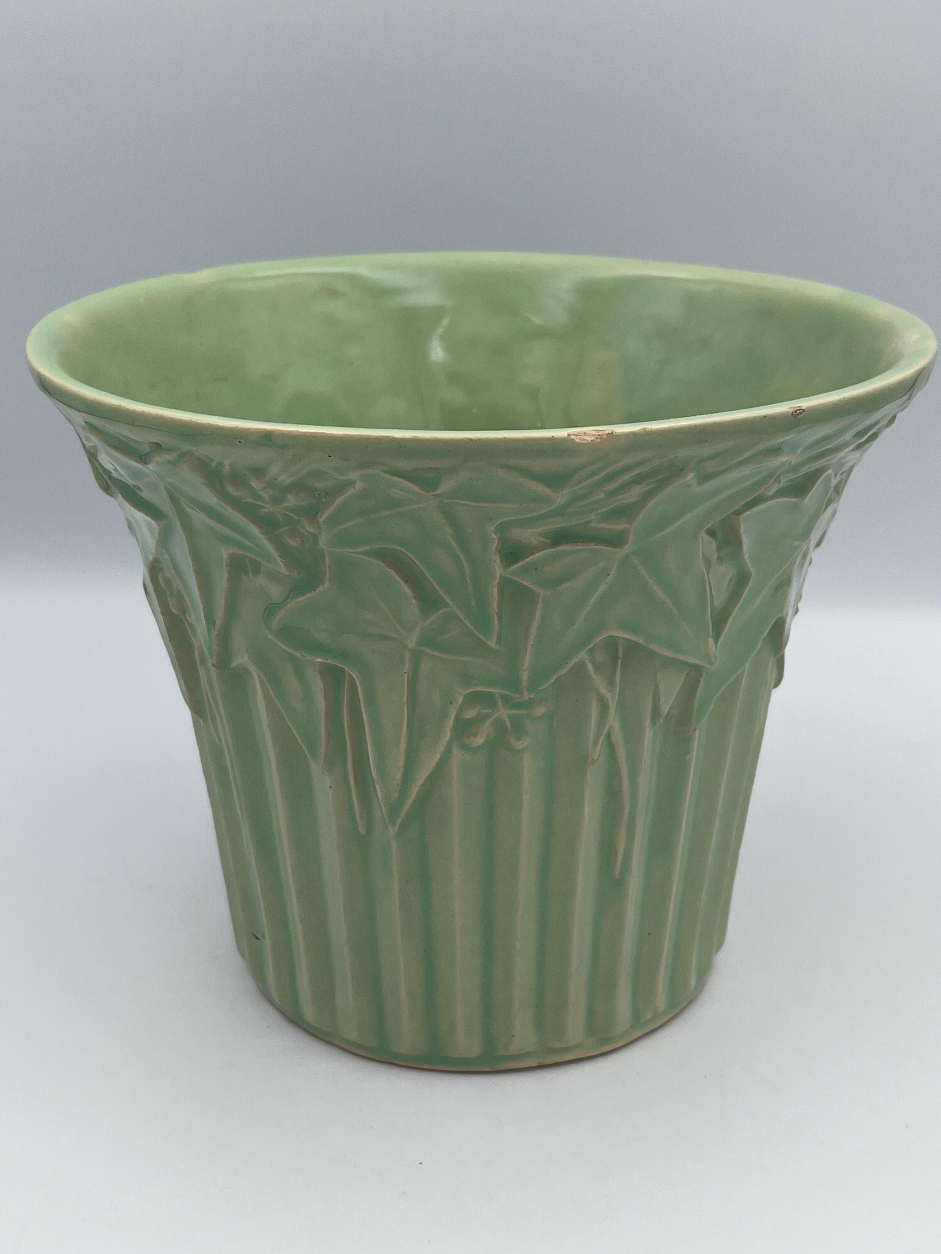1940's McCoy Ivy and Berries Ceramic Planter in Mint Green For Sale 2