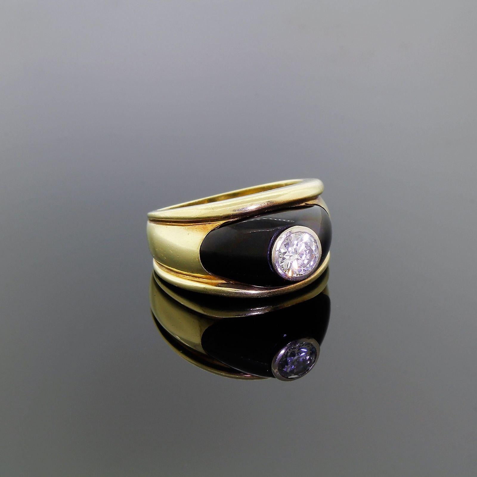 Contemporary 1940s Men’s Diamond Onyx Ring Approximate 0.72 Carat 14.3grams Stunning