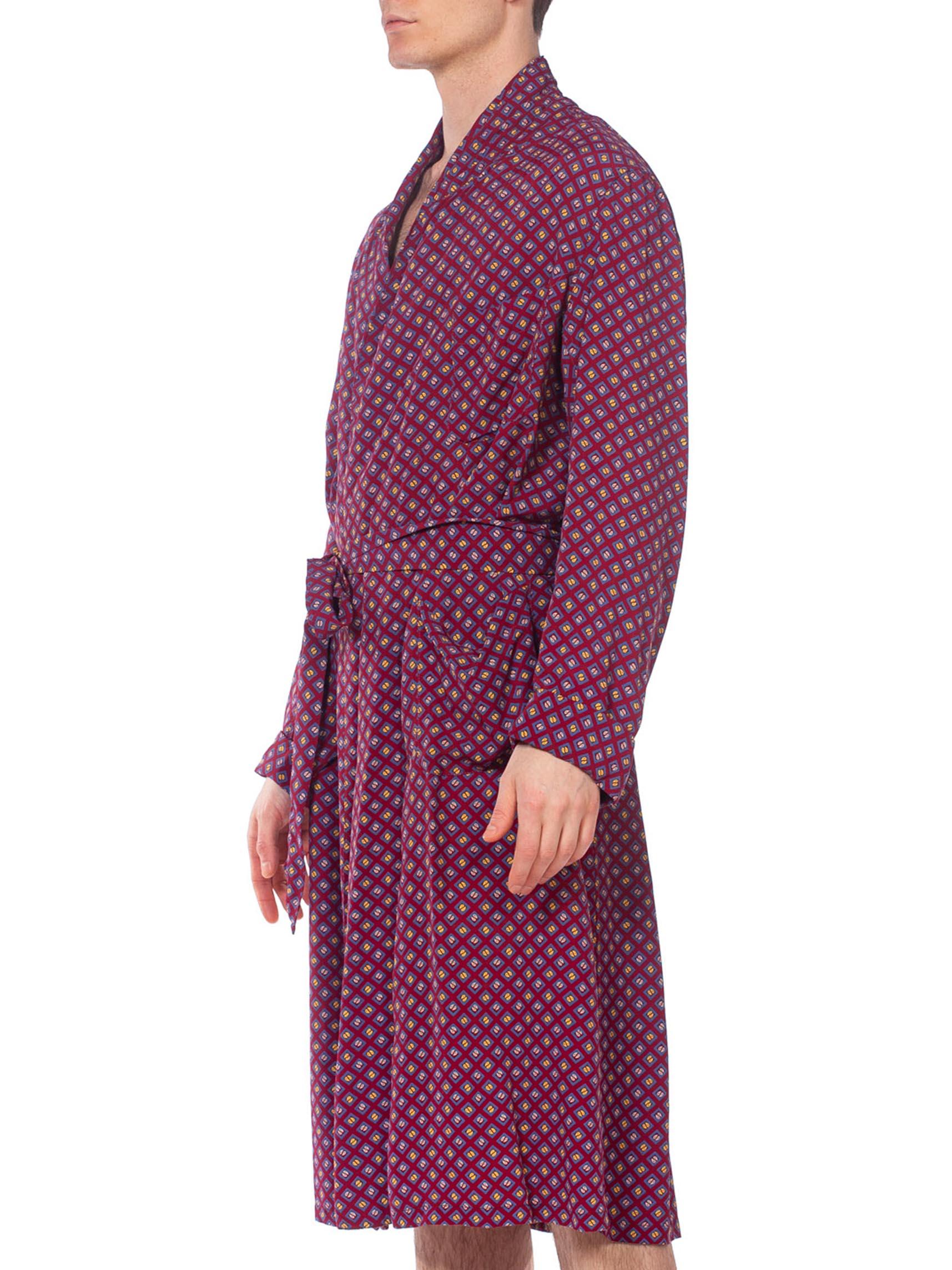 Men's 1940S Burgundy Rayon Geometric Printed Mens Robe For Sale