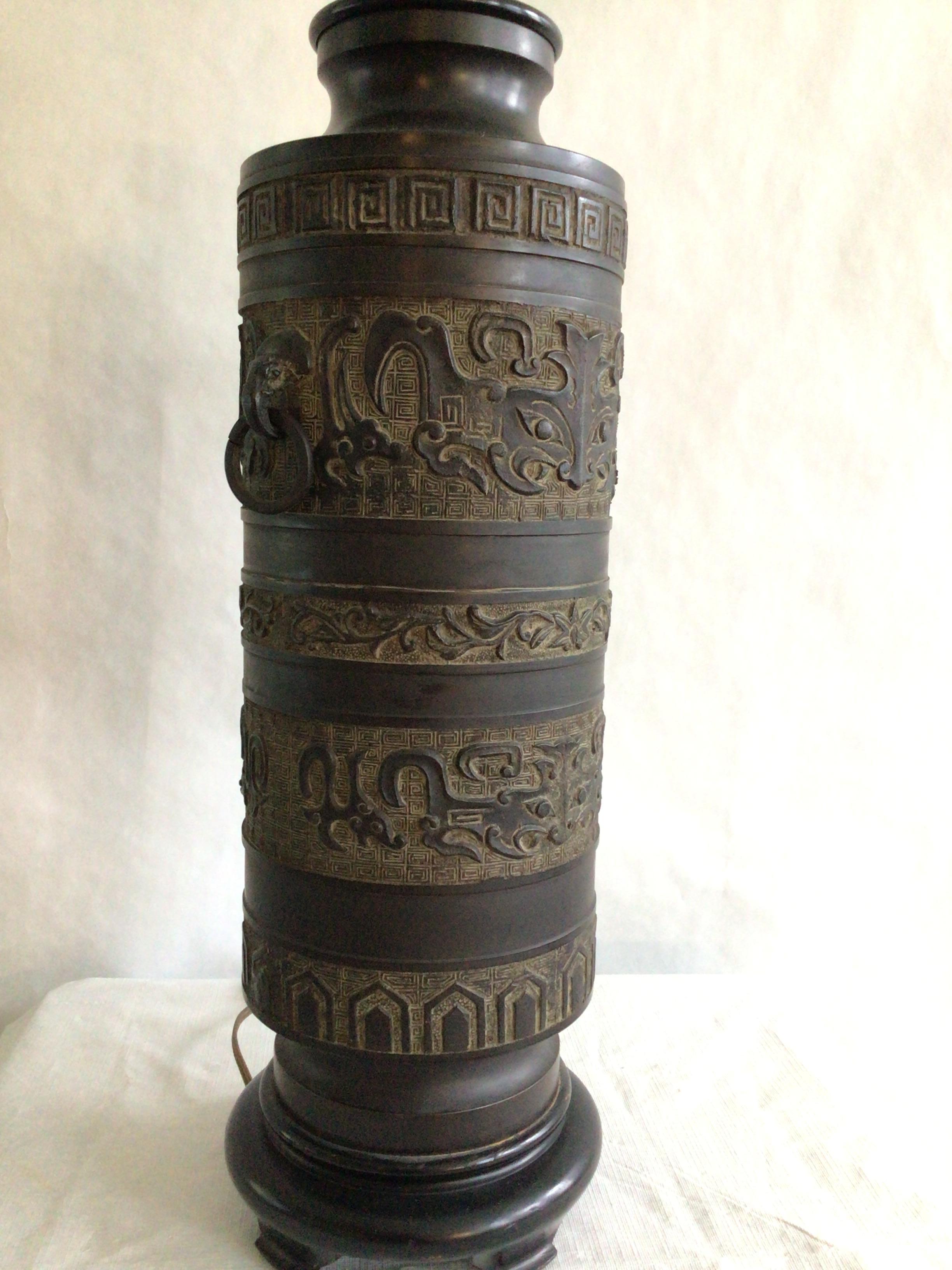 1940s Metal Table Lamp James Mont Style With Ring Handles and Greek Key Motif In Good Condition For Sale In Tarrytown, NY