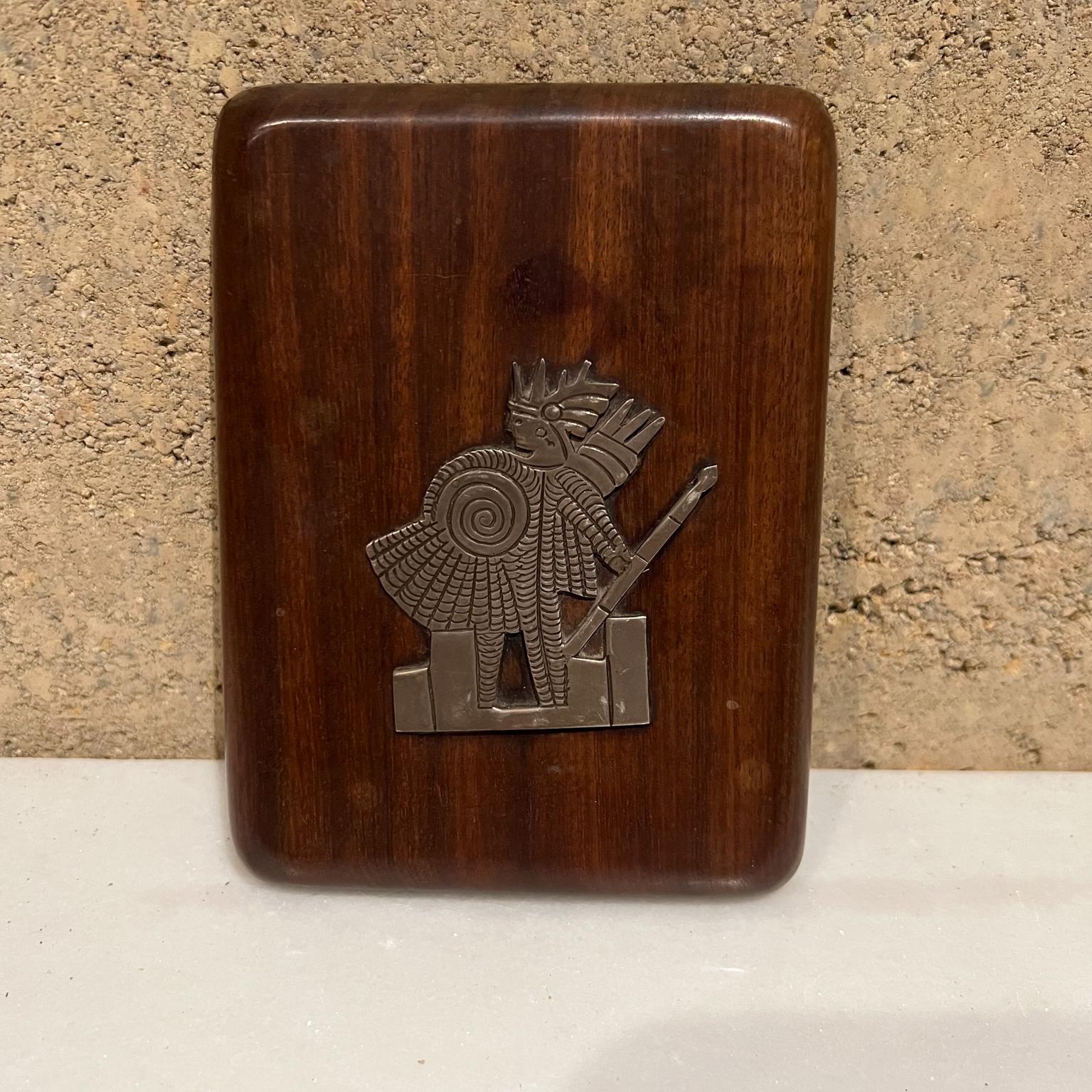 1940er Jahre Hand geschnitzt Mahagoni Box Silber Aztec Indianer im Zustand „Gut“ im Angebot in Chula Vista, CA