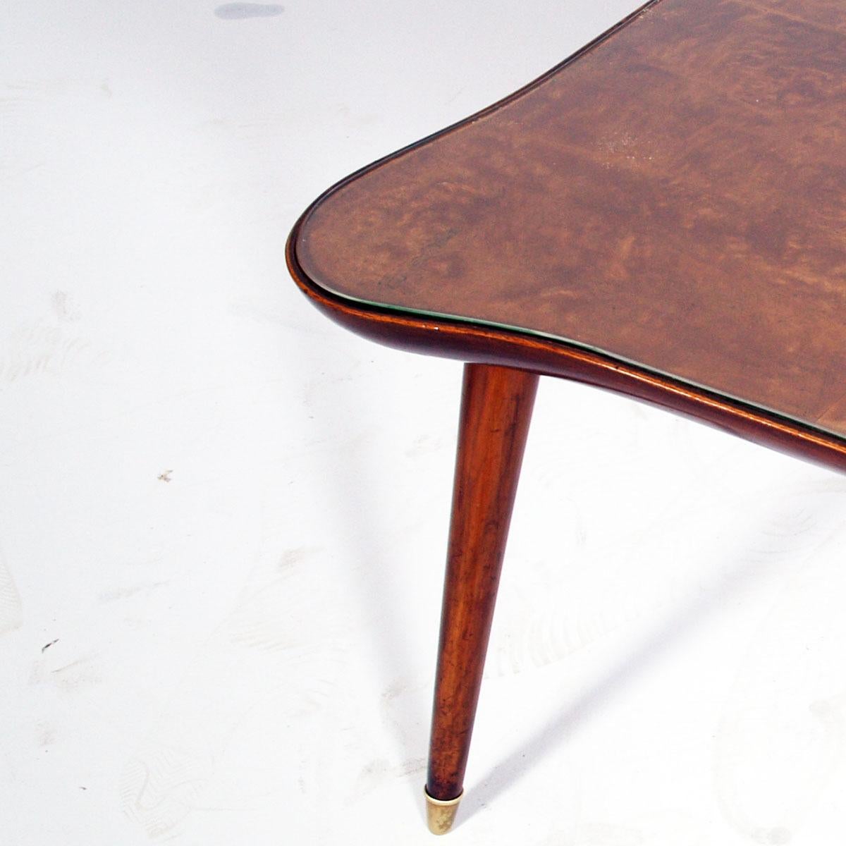 Italian 1940s Mid-Century Coffee Table , Gio Ponti atributed, in Walnut whis Glass Top 