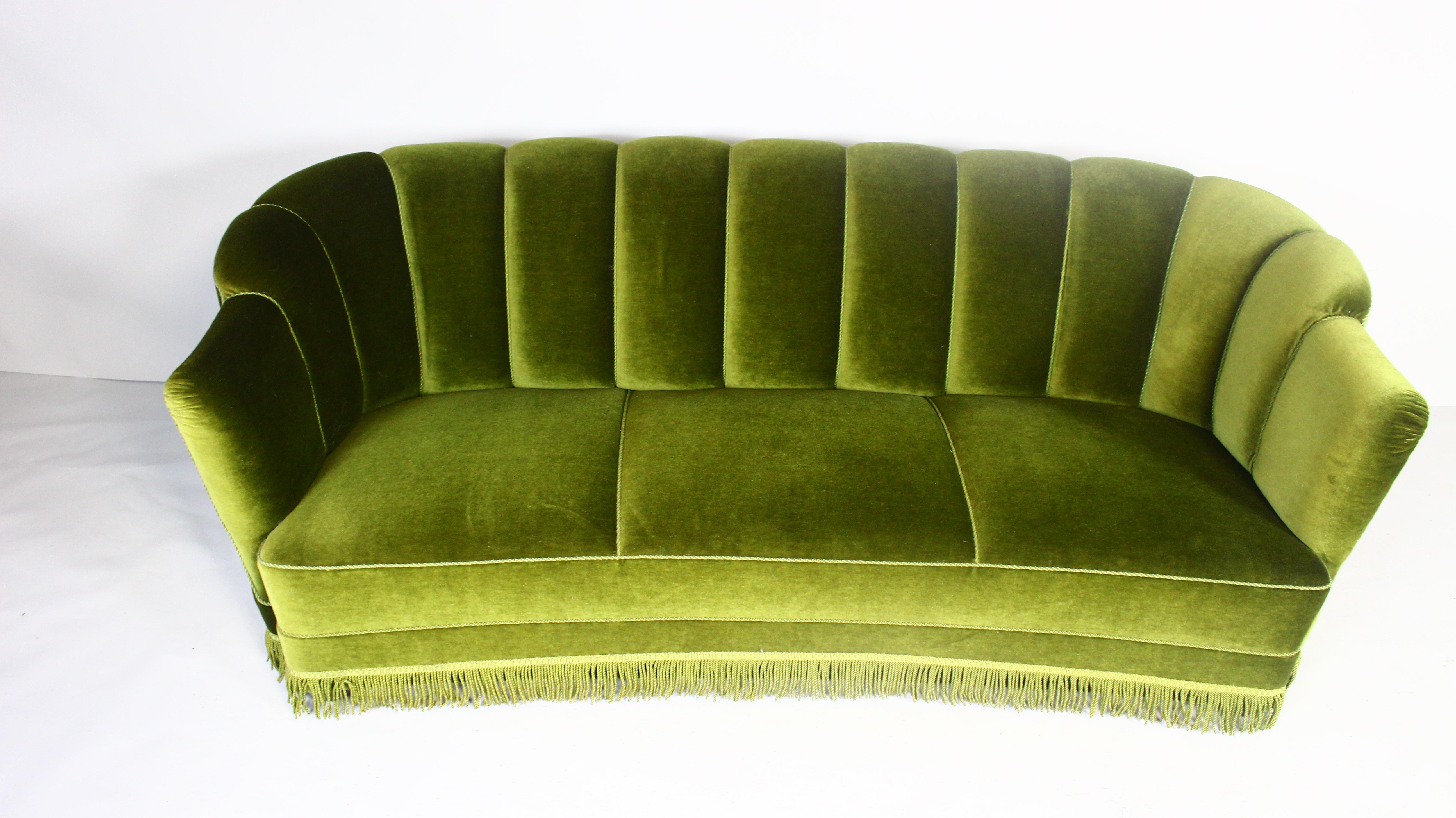 1940s Midcentury Green Velvet Banana Sofa, Denmark 5