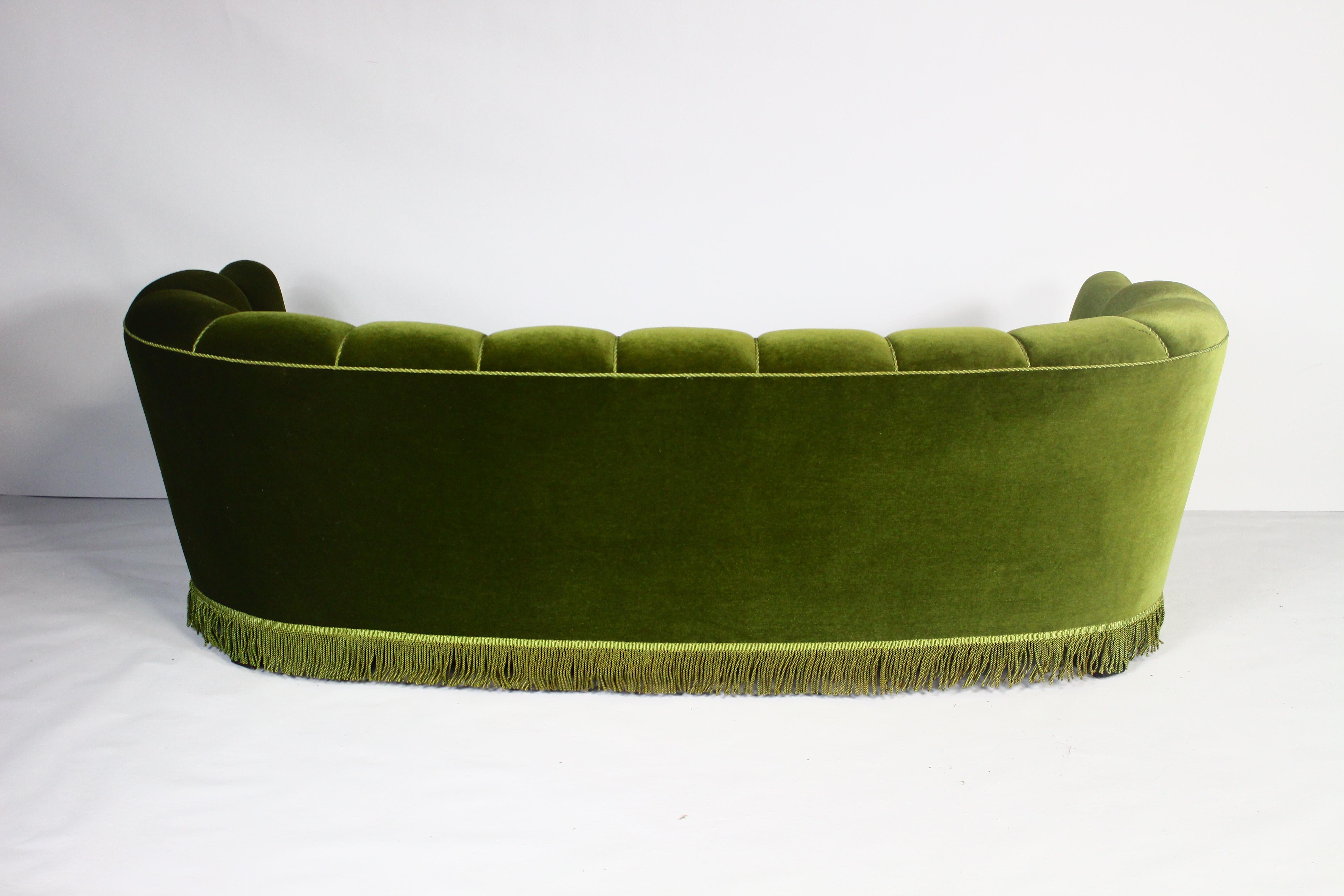 1940s Midcentury Green Velvet Banana Sofa, Denmark 6