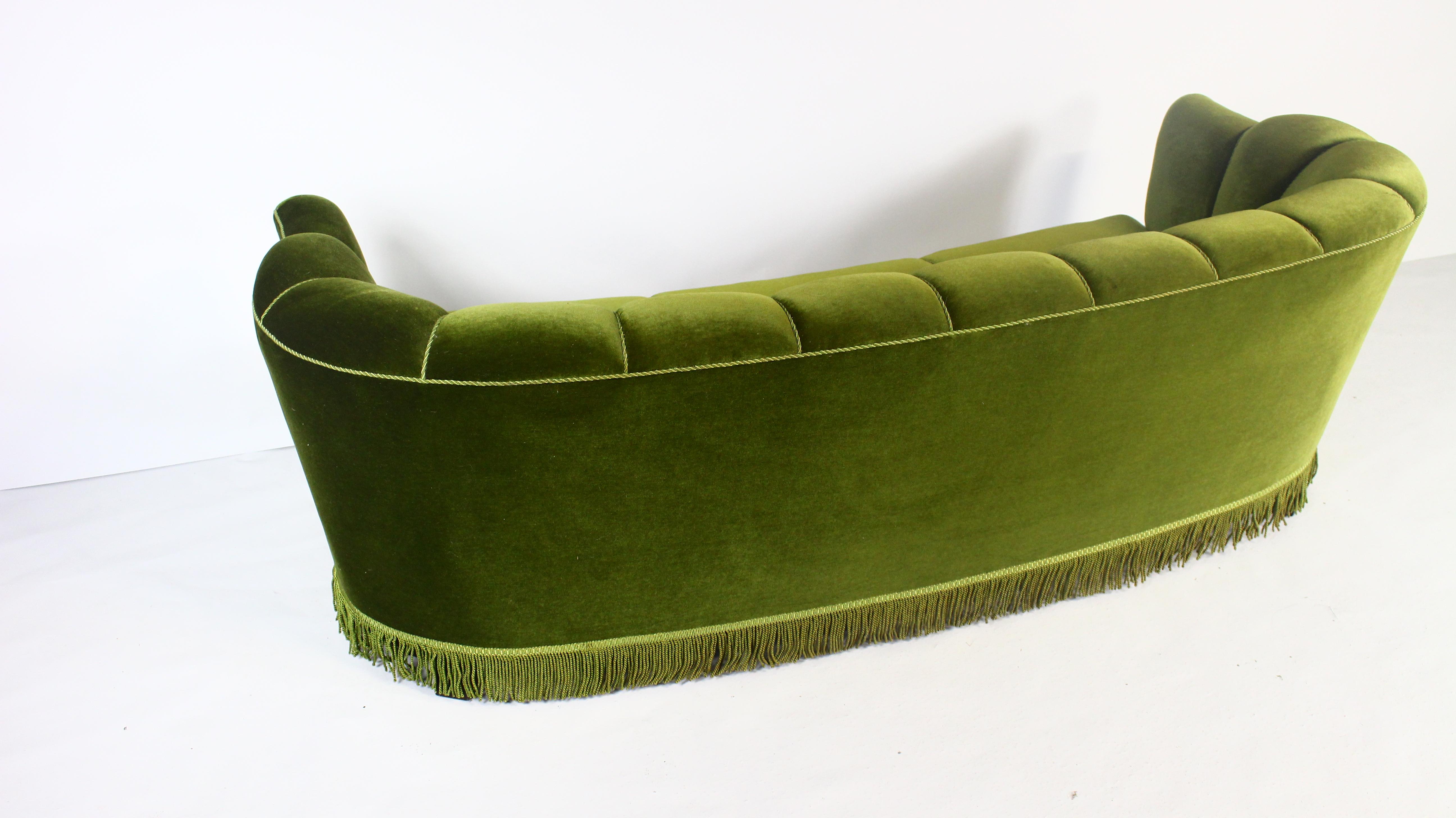 1940s Midcentury Green Velvet Banana Sofa, Denmark 8