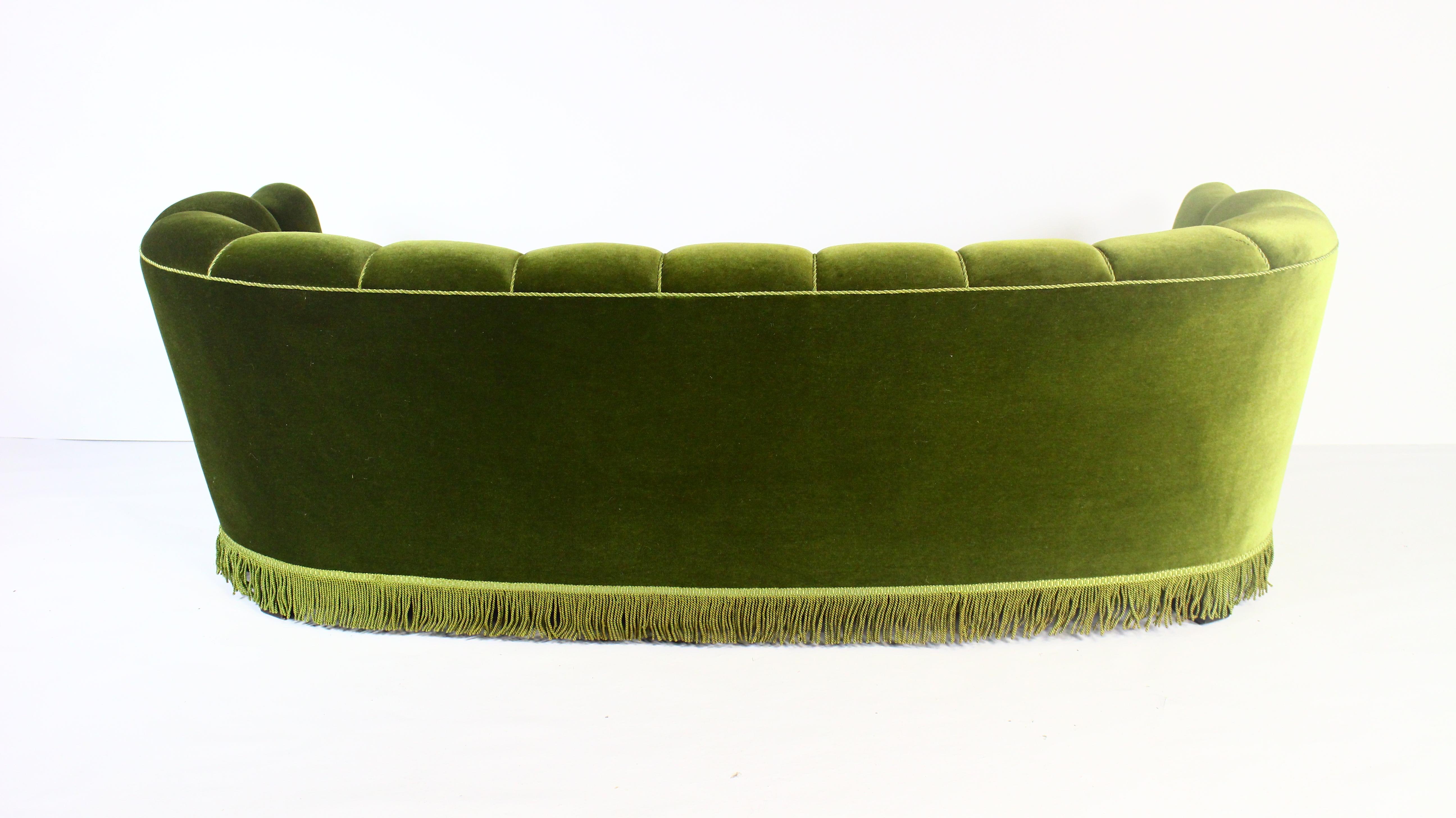 1940s Midcentury Green Velvet Banana Sofa, Denmark 9