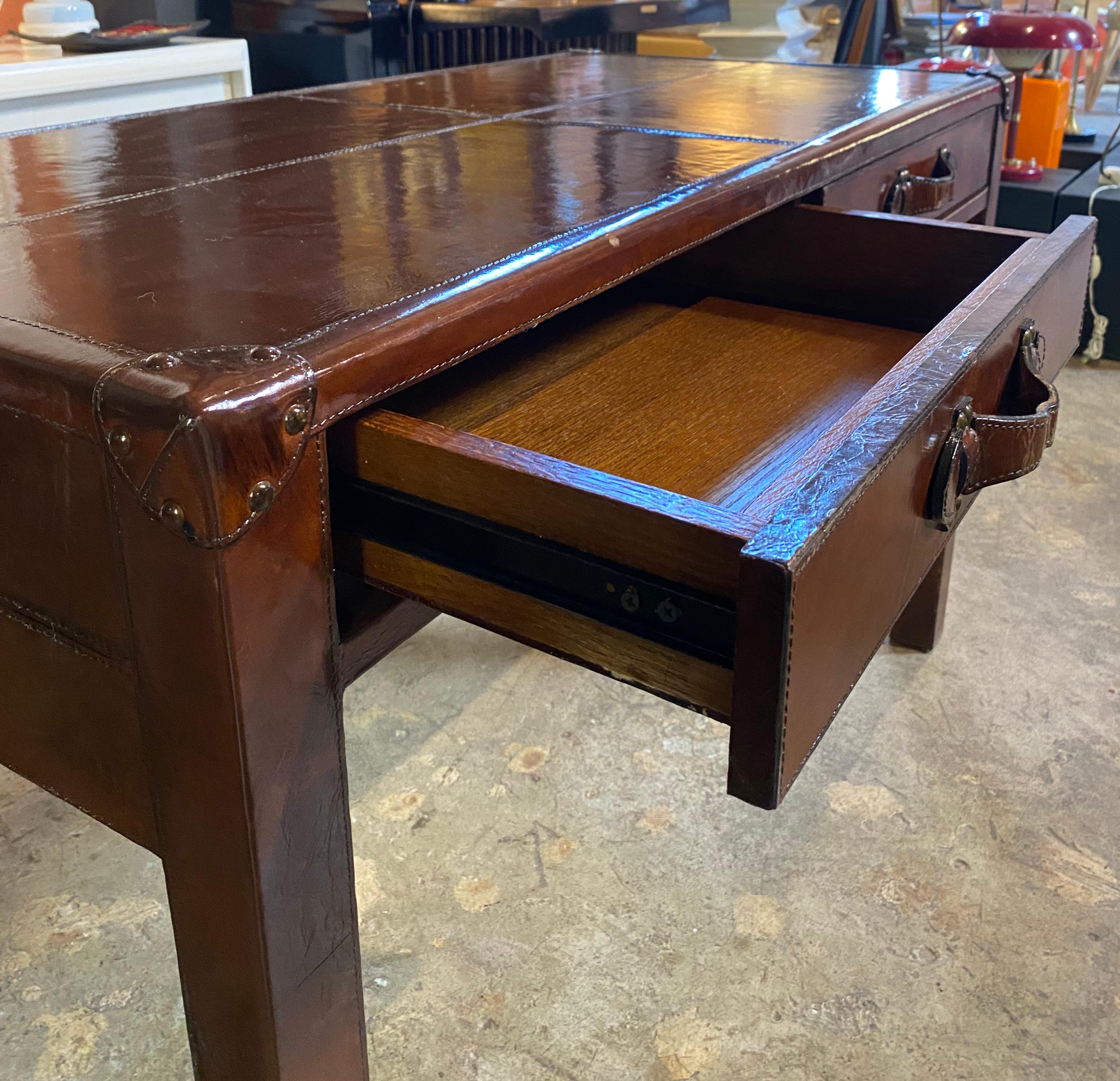 1940s Mid Century Italian Leather Desk In Good Condition For Sale In Los Angeles, CA