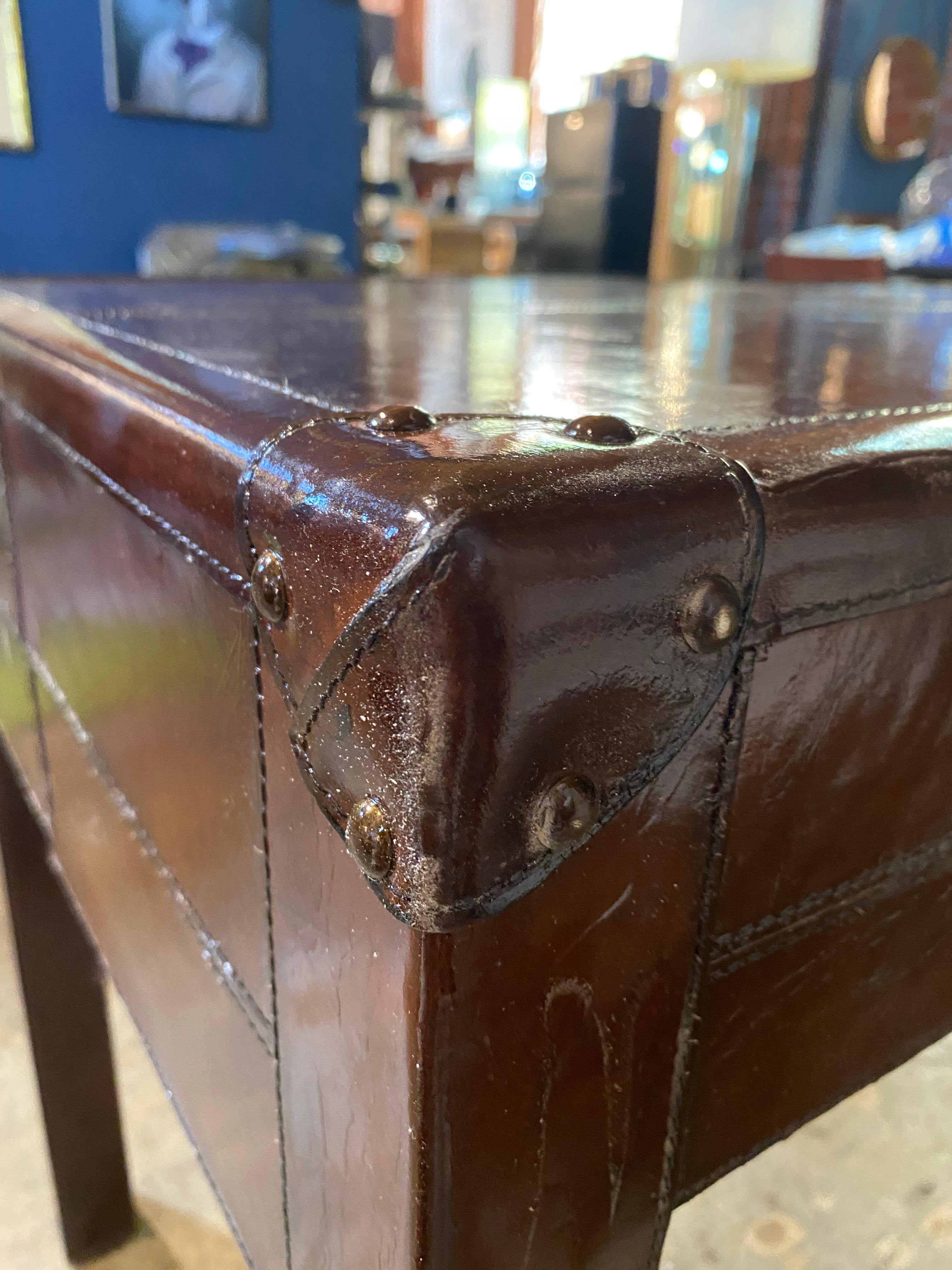 Métal Bureau italien en cuir du milieu du siècle des années 1940 en vente