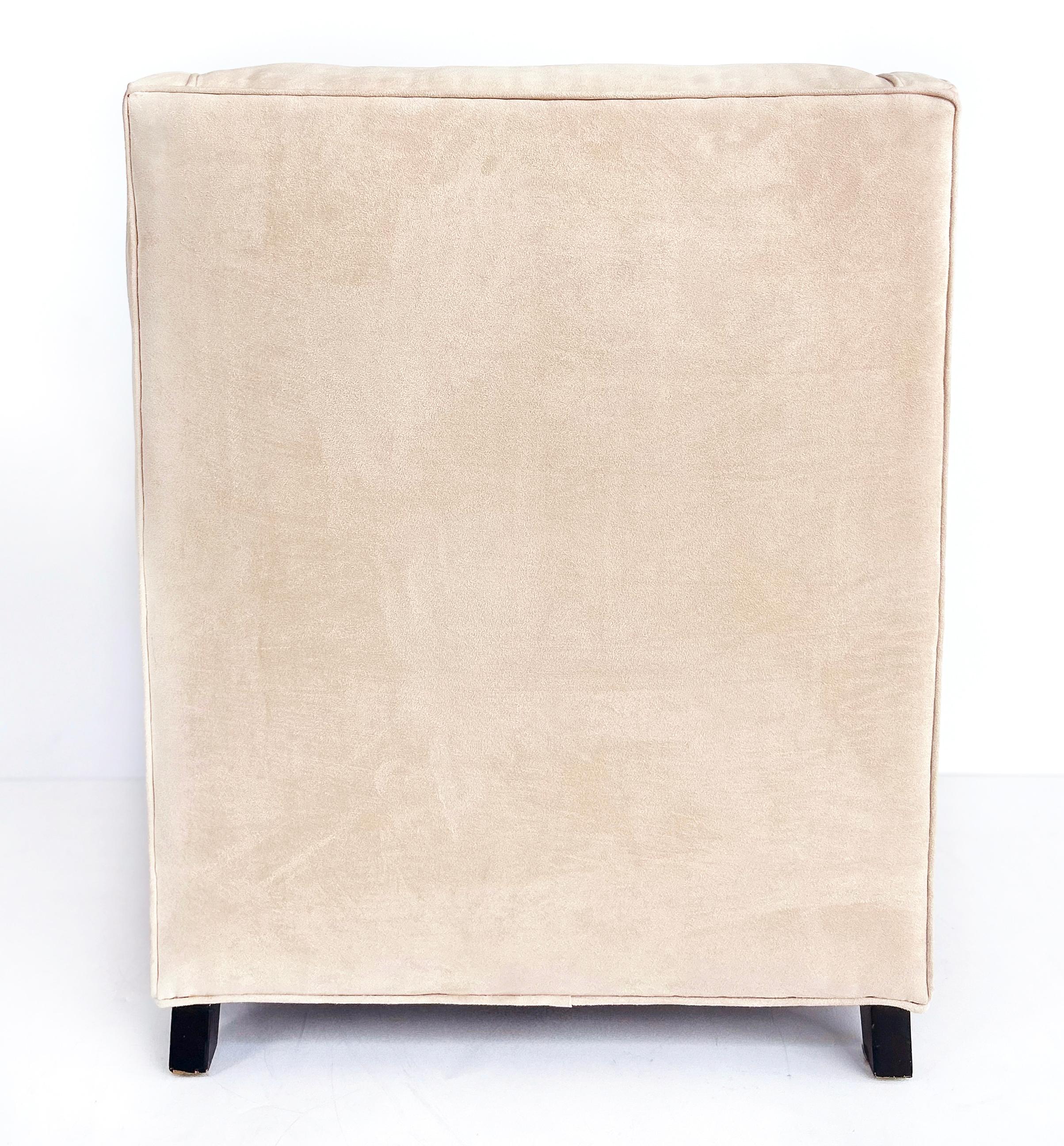 Fauteuils club des années 1940, rembourrage en Ultrasuede, coussins de siège détachés en vente 3