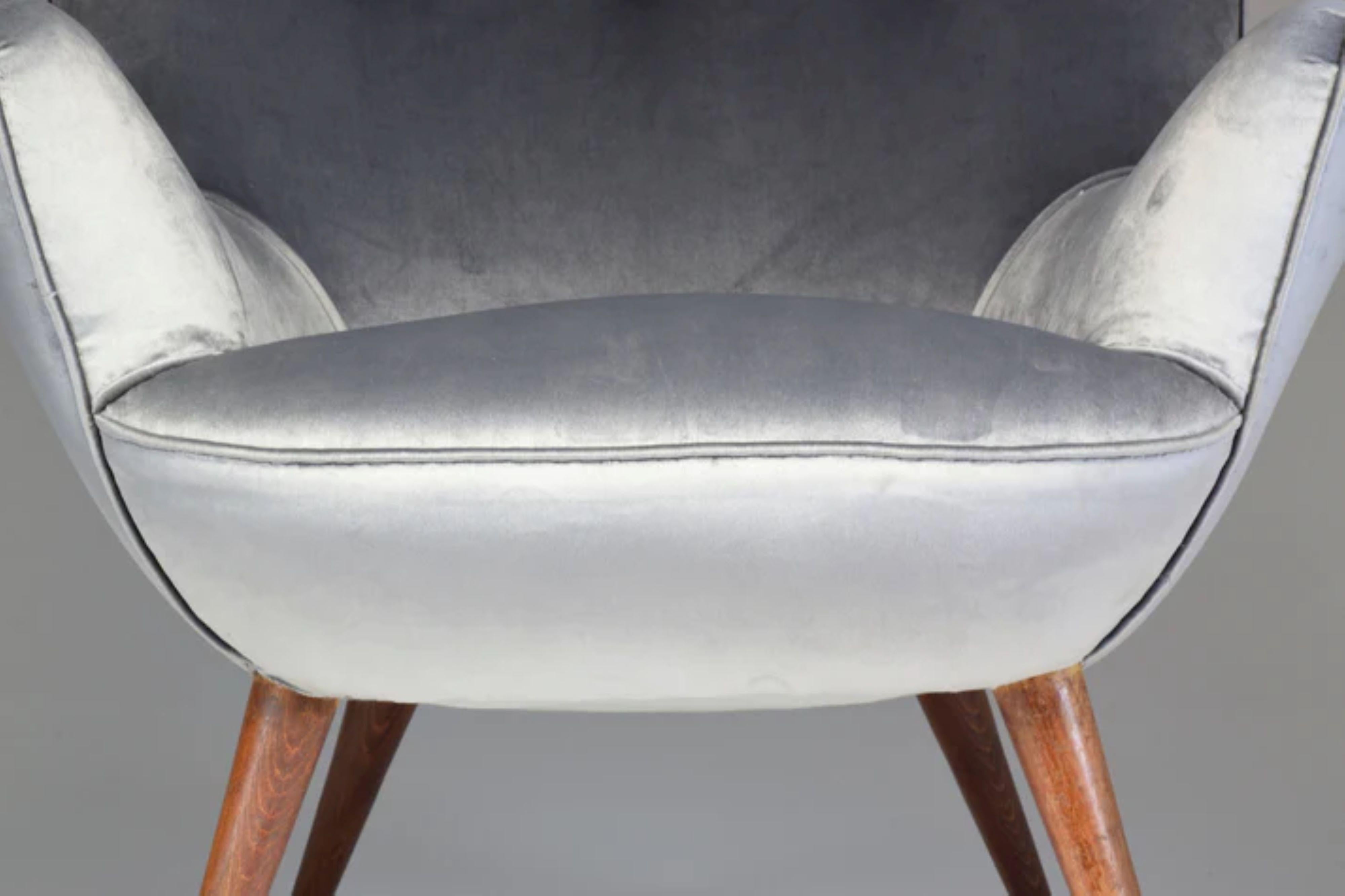 Metà XX secolo Poltrona in velluto grigio Franco Buzzi, metà del secolo scorso, 1940 in vendita