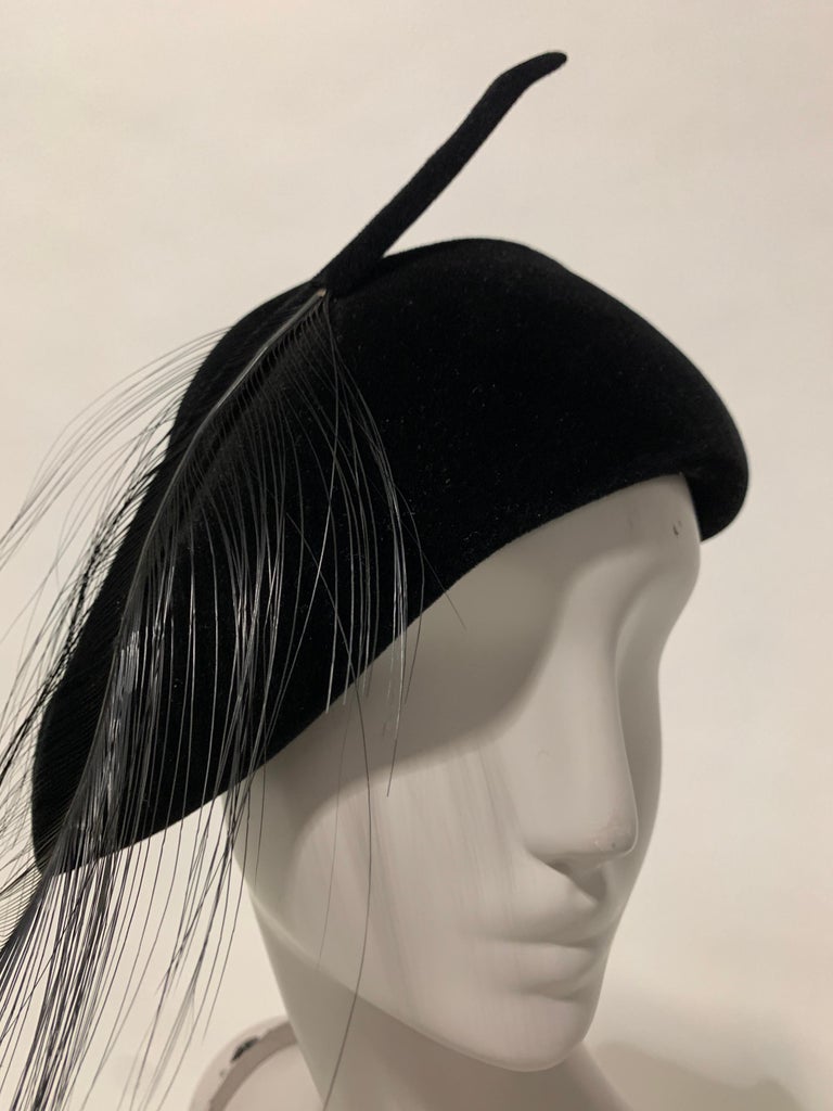 Women's 1940s Milgrim Black Cashmere Felt French Style Hat W/ Singed Ostrich Feathers For Sale