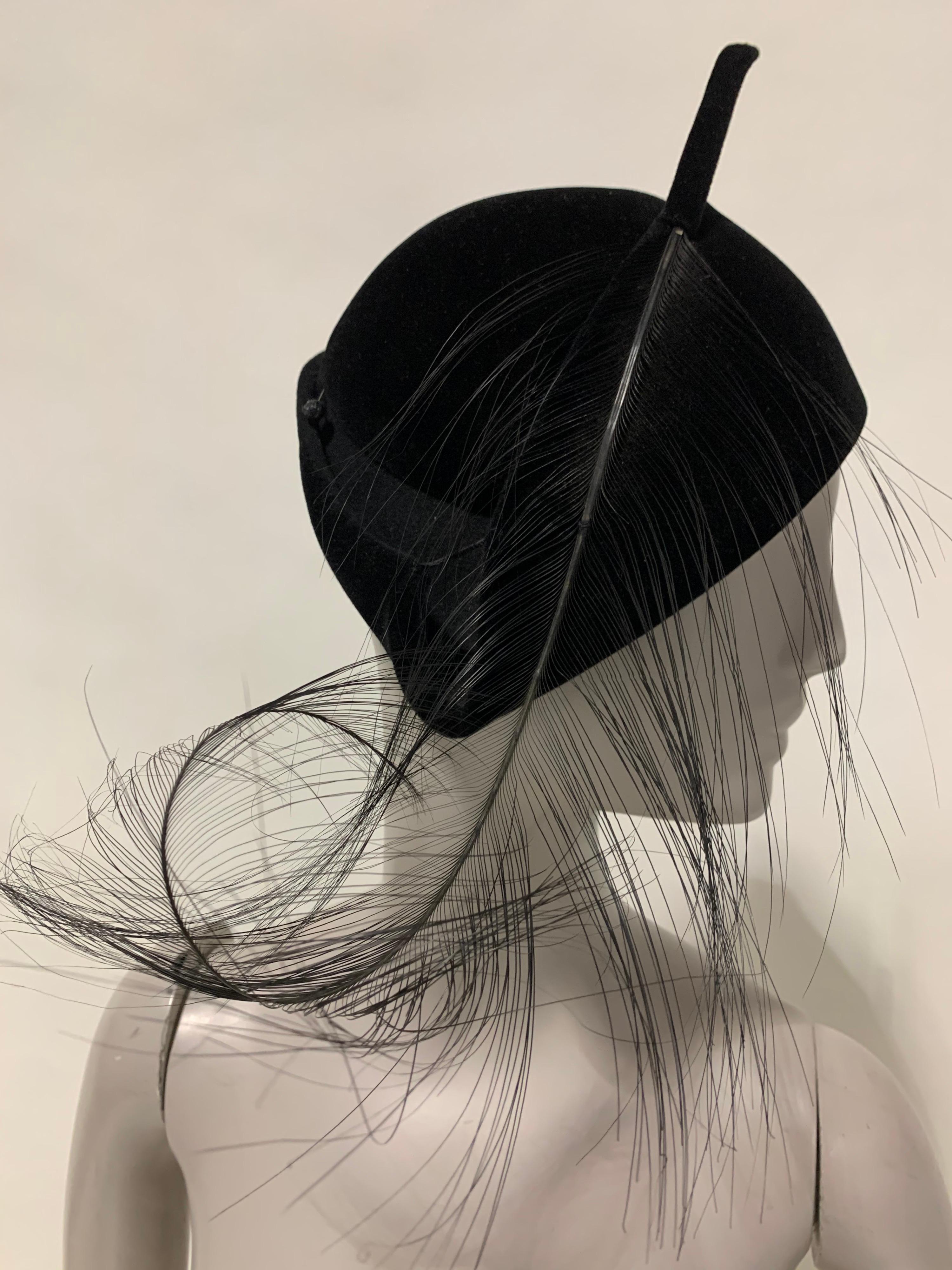 1940s Milgrim Black Cashmere Felt French Style Hat W/ Singed Ostrich Feathers In Excellent Condition For Sale In Gresham, OR