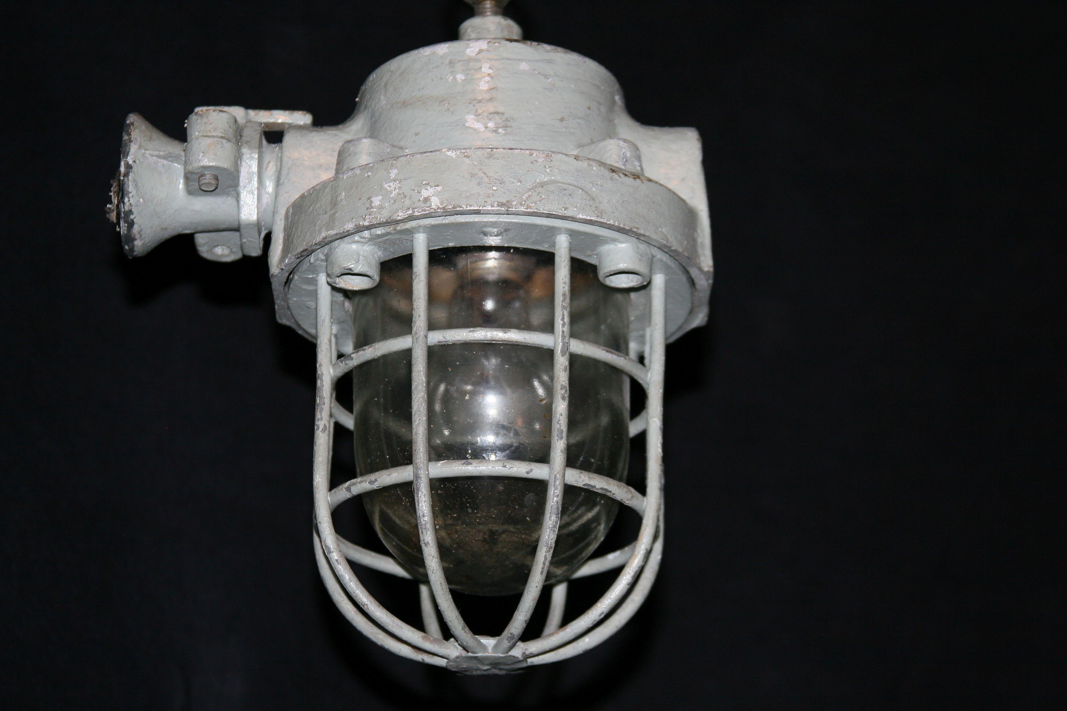 1940s Mining LPW Anti-Explosion Lamp Raw In Good Condition For Sale In Warsaw, PL
