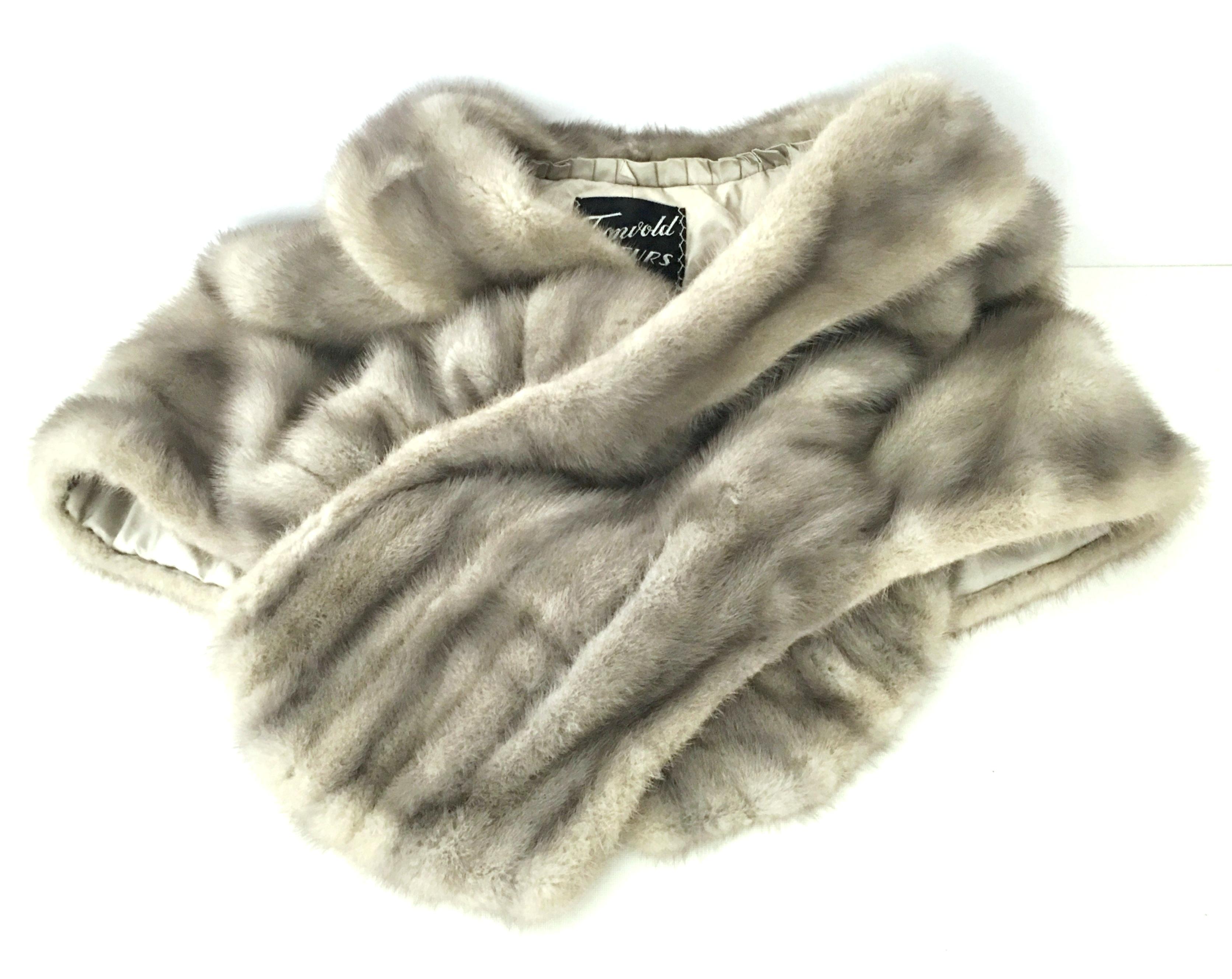 1940'S Fur Mink Silver Blue Capelet By, Tronvold Furs In Good Condition In West Palm Beach, FL