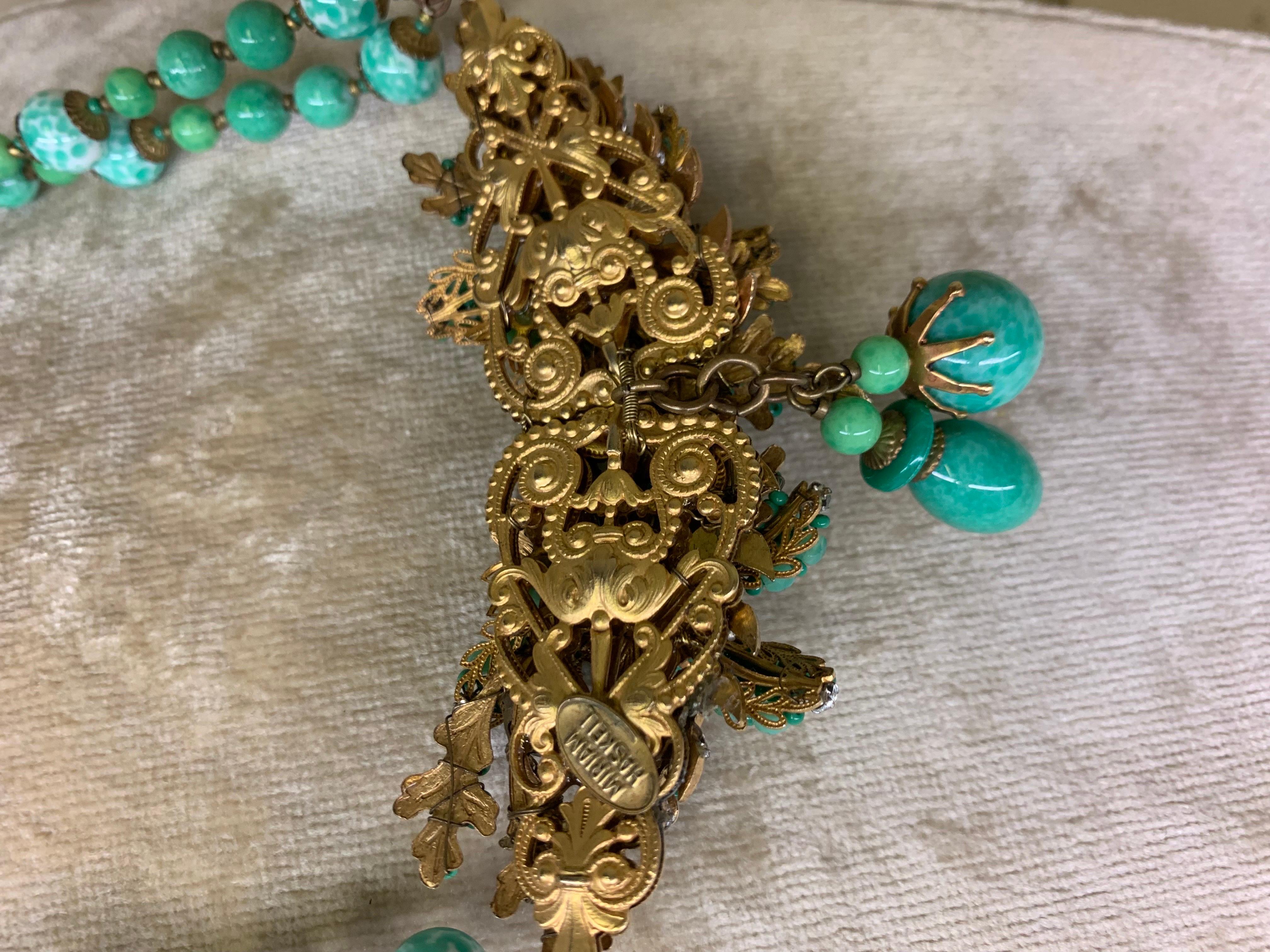 1940er Miriam Haskell Doppelstrang Jade grünes Glas Halskette w Center Blume im Angebot 5