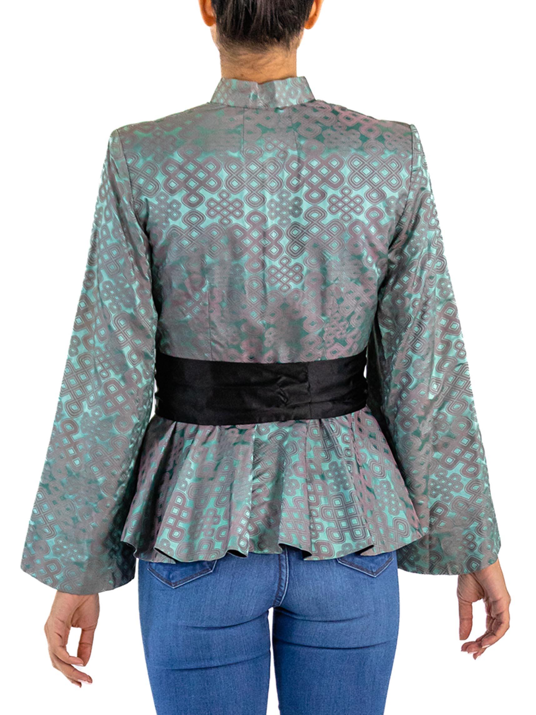 1940S Mixed Blues Silk Jacquard Asian Jacket With Black Belt & Trim In Excellent Condition For Sale In New York, NY