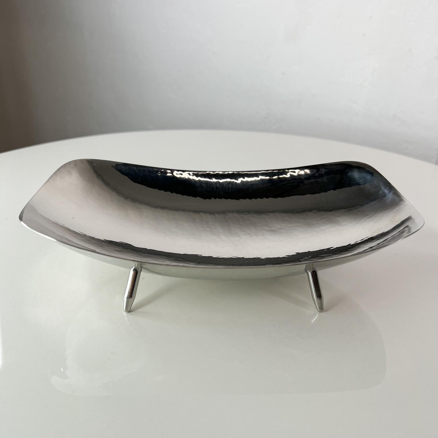 1940s vintage Modernist sculptural chrome dish footed 
Keswick School of Industrial Arts, United Kingdom
Measures: 5.38 width x 9 depth x 2 tall
Maker stamped Firth Keswick Brit Staybrite 
Original preowned unrestored condition
See images