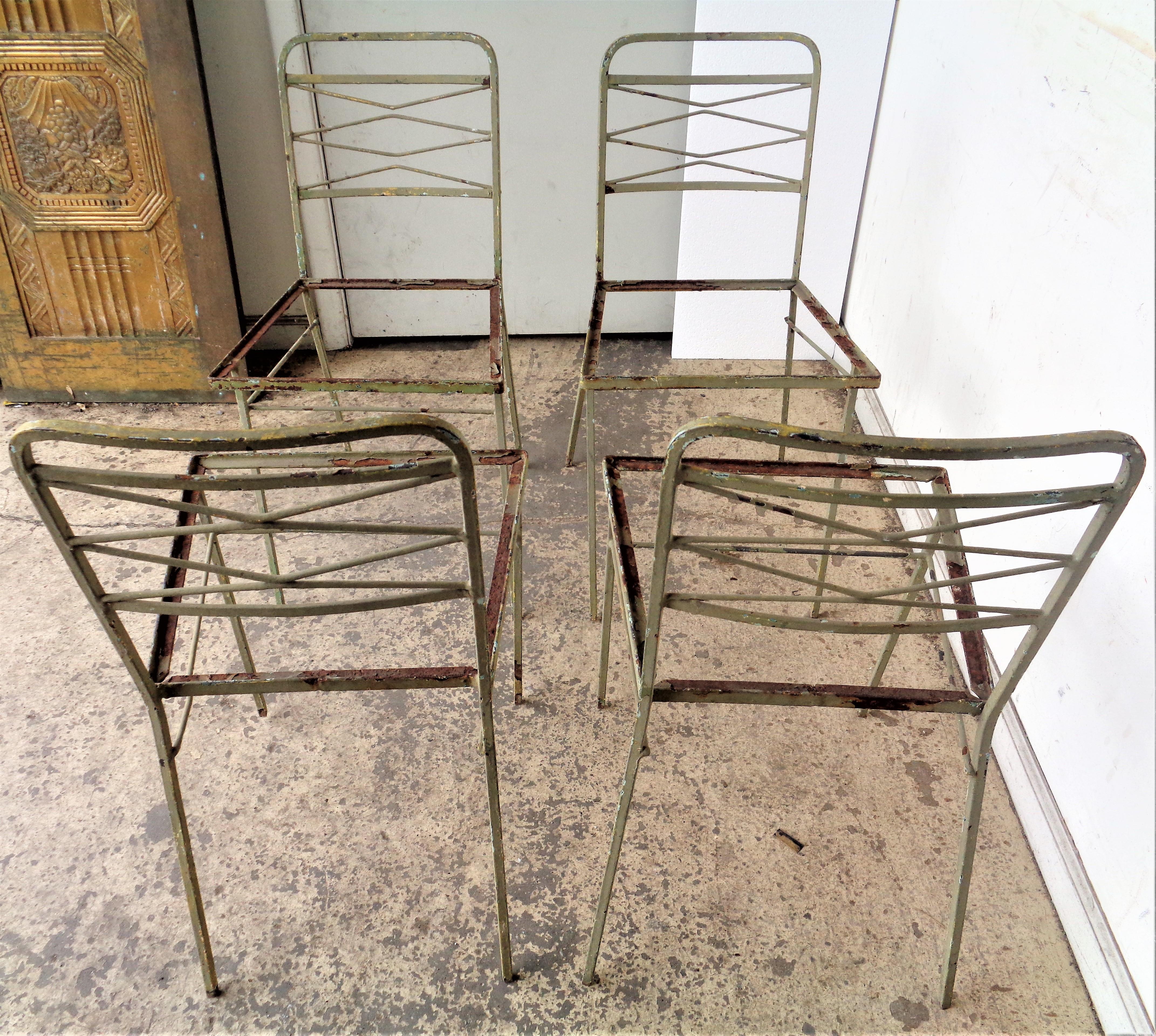   Ensemble de quatre chaises modernistes en fer forgé des années 1940 en vente 6
