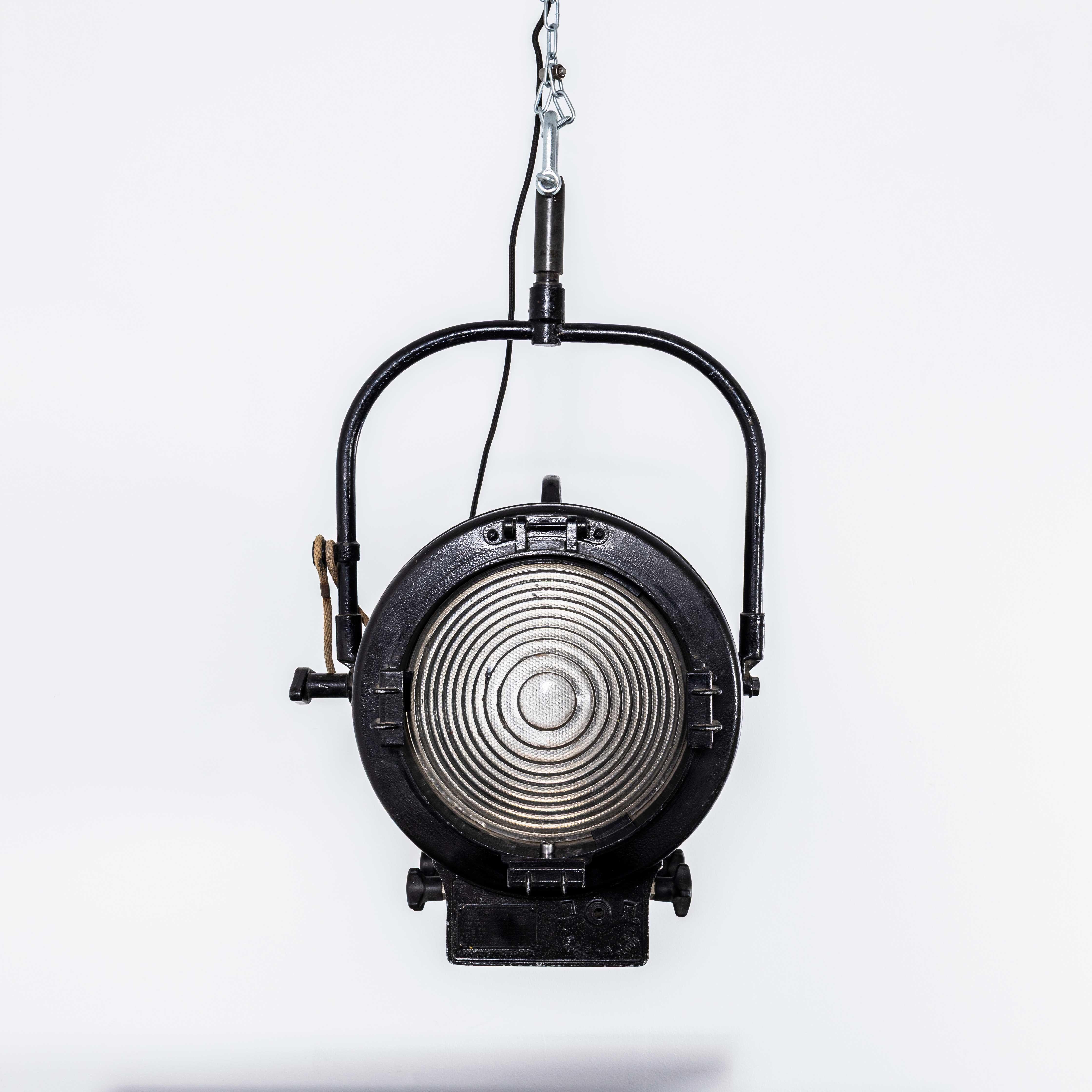 1940's Mole Richardson Theatre Hanging Stage Pendant Lamp For Sale 4