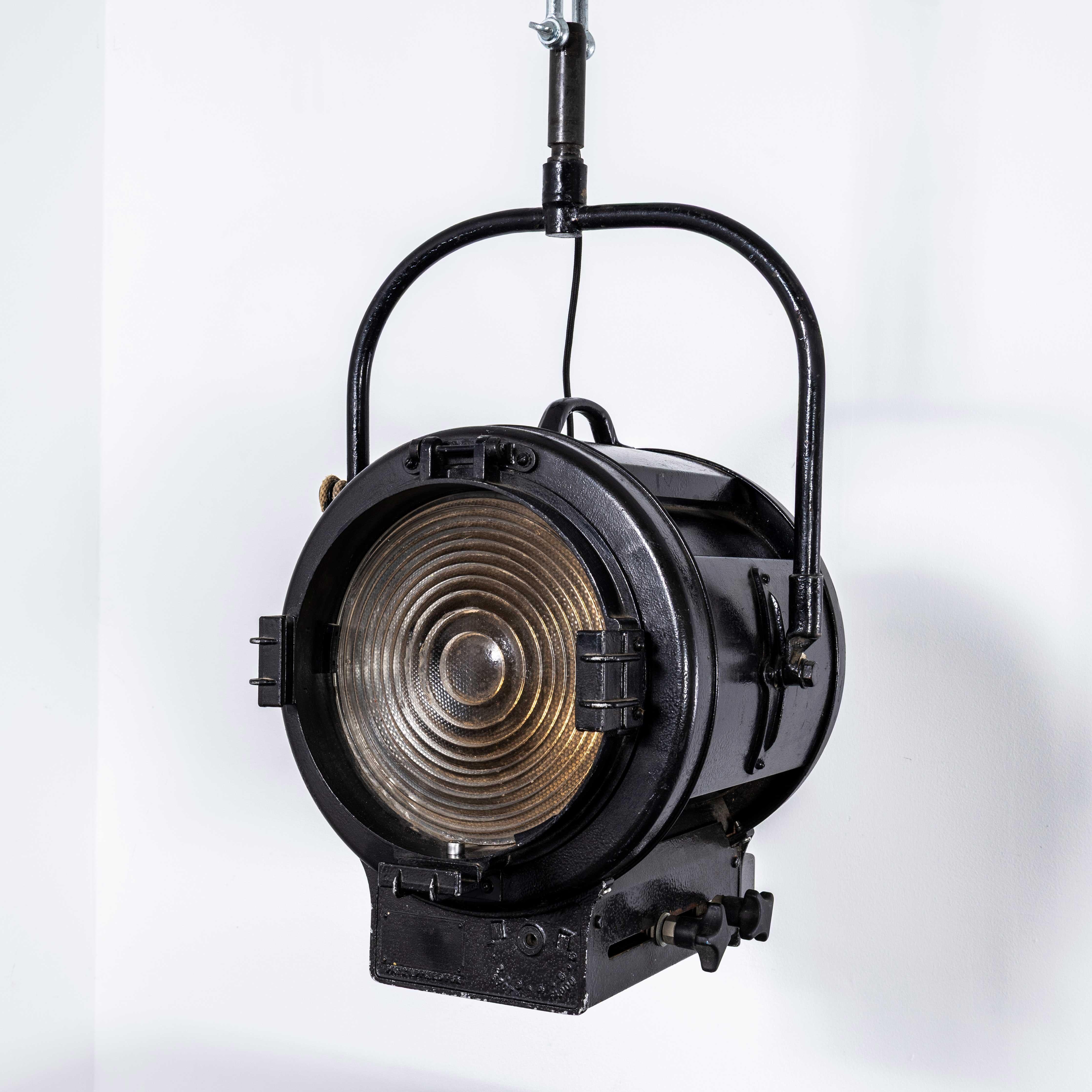 1940's Mole Richardson Theatre Hanging Stage Pendant Lamp In Good Condition For Sale In Hook, Hampshire