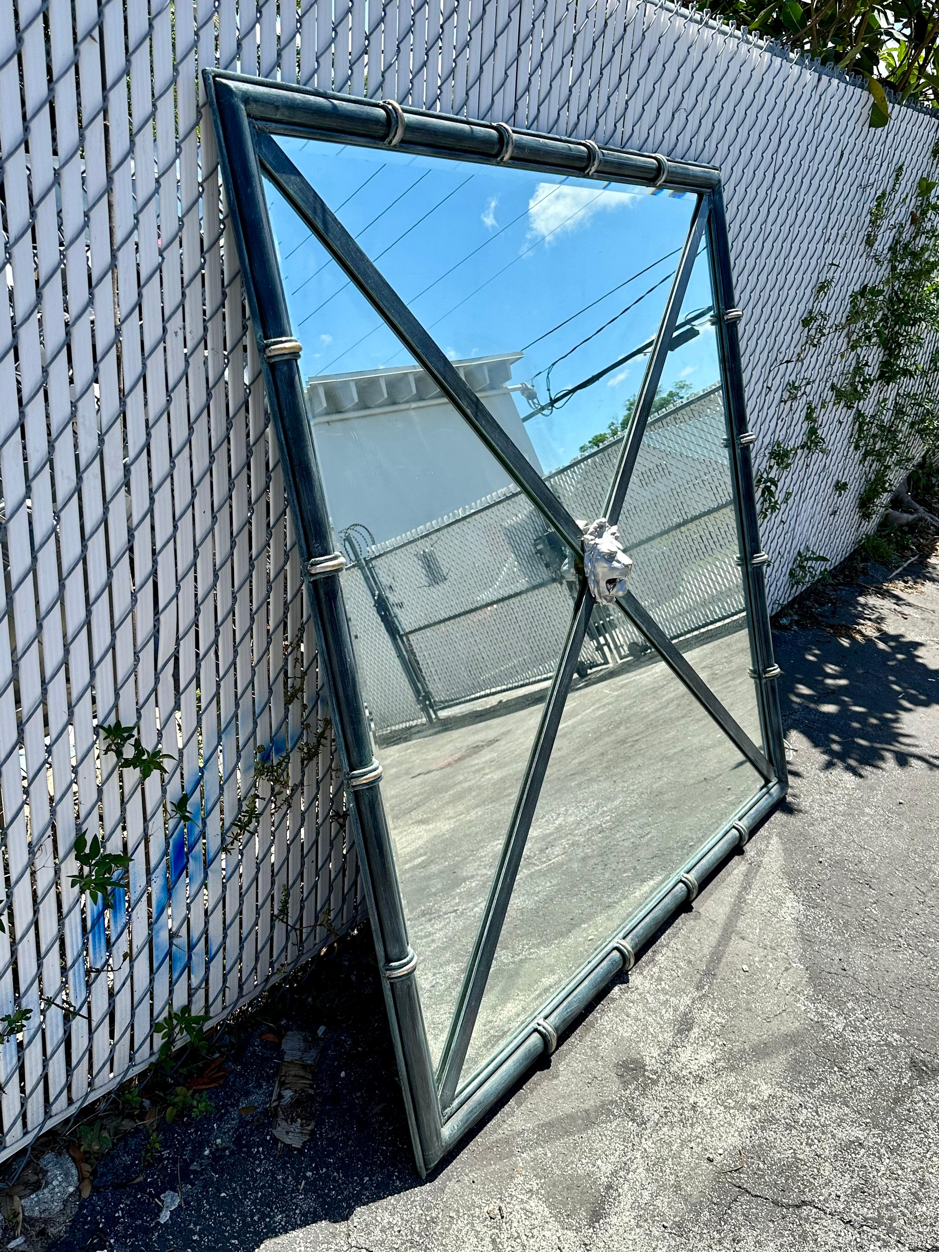 Français Miroir mural monumental en faux bambou acier vert lion des années 1940 en vente