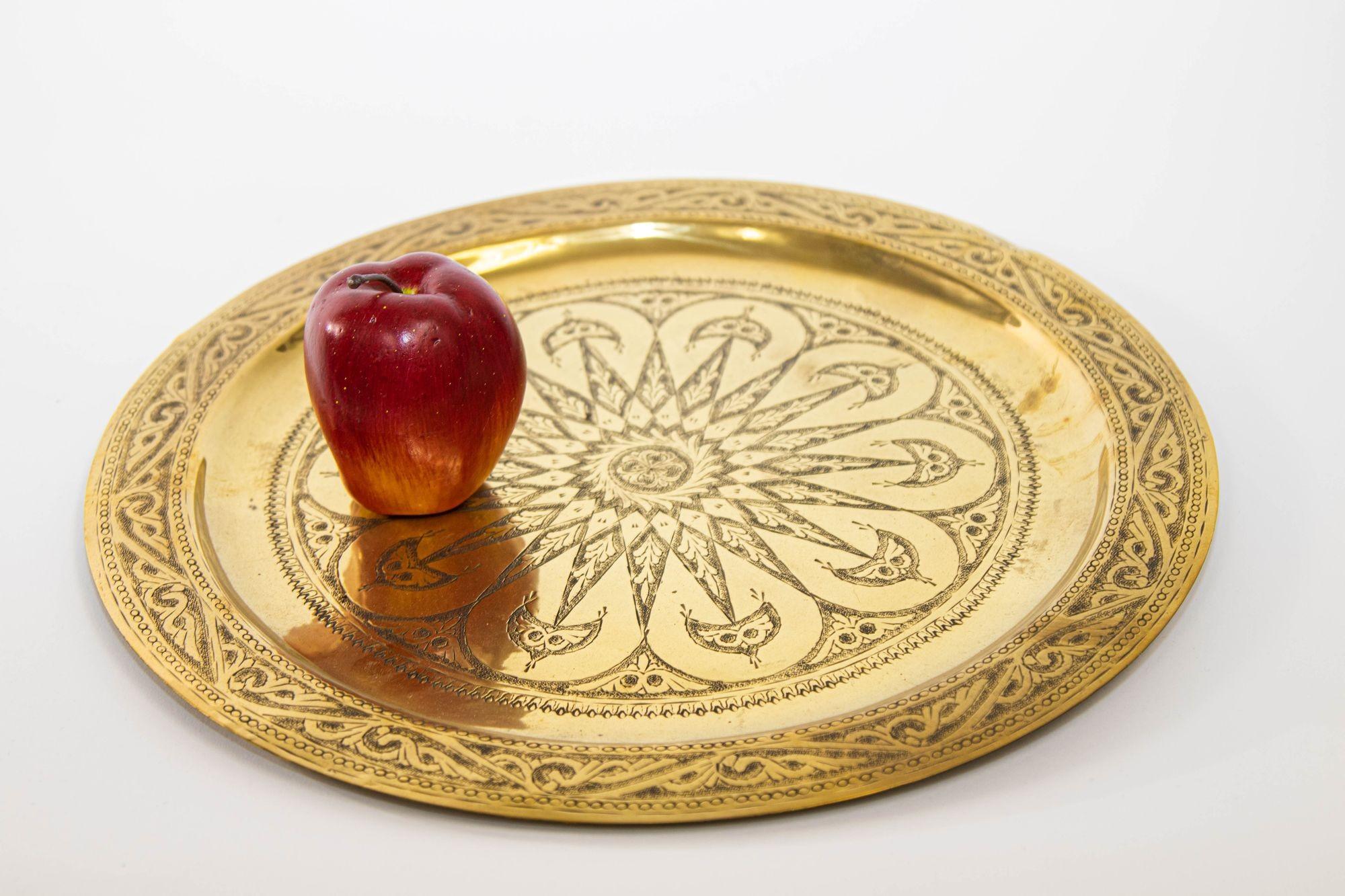 Hand-Carved 1940s Moroccan Brass Tray Collectible Islamic Polished Metal Work Platter 13.5 D For Sale