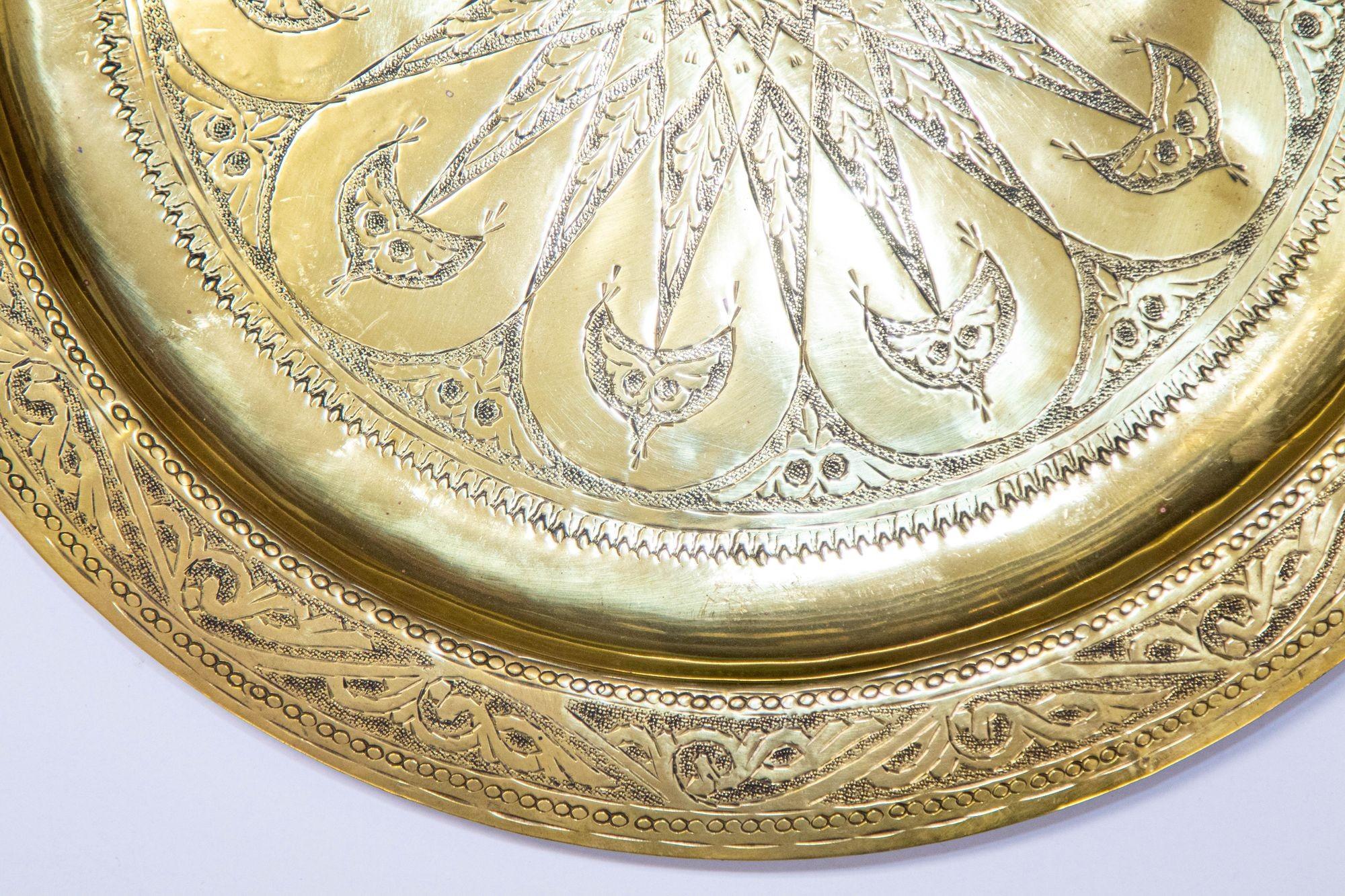 1940s Moroccan Brass Tray Collectible Islamic Polished Metal Work Platter 13.5 D For Sale 2