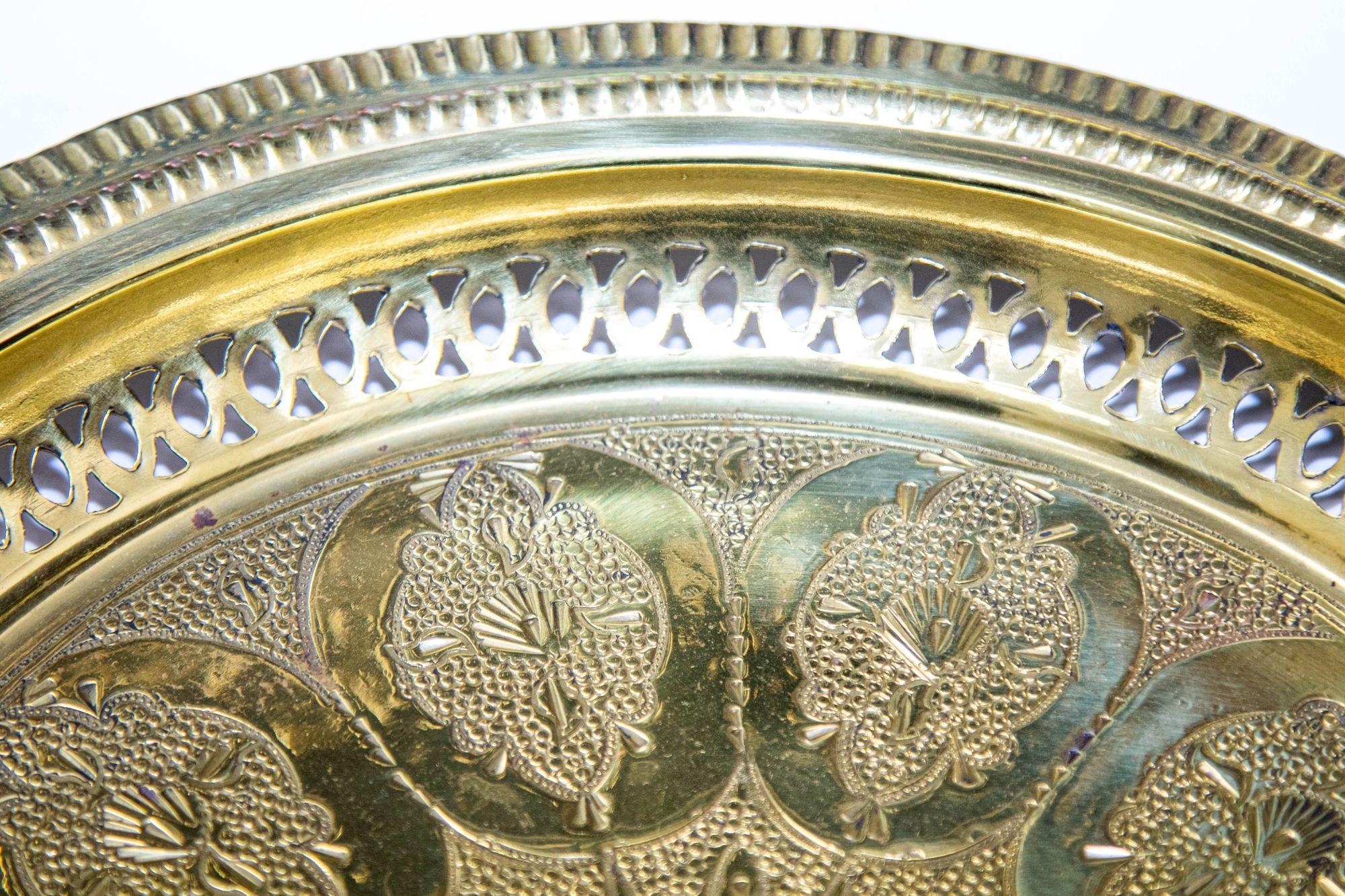 1940s Moroccan Brass Tray Polished Collectible Islamic Metalwork 13.5 in. D. For Sale 1
