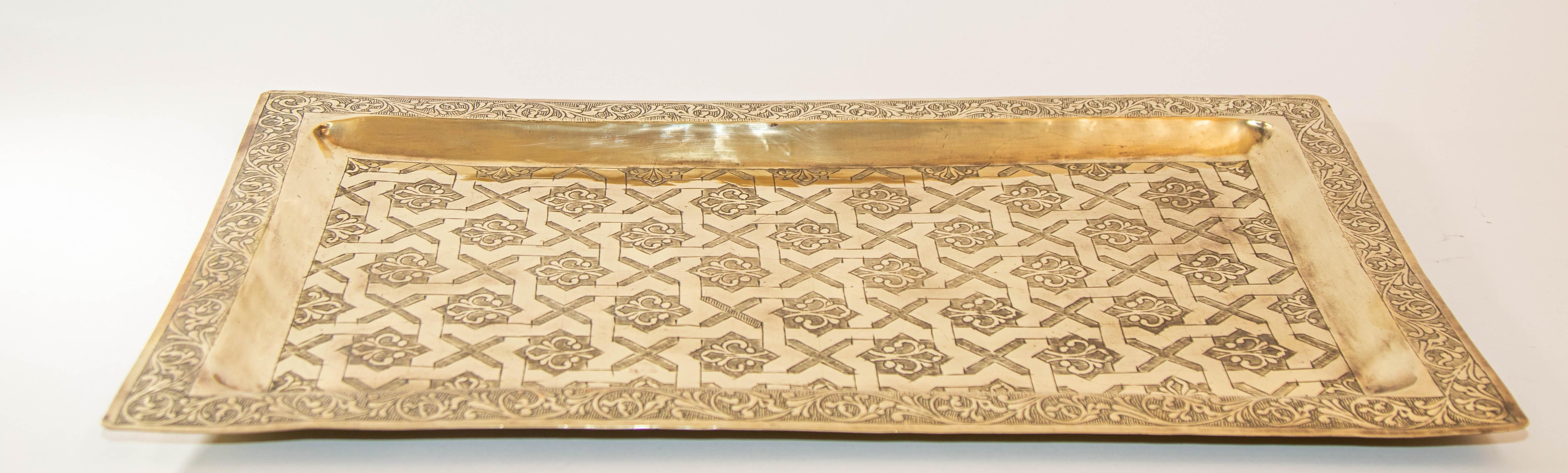 1940s Moroccan Brass Tray Rectangular Shape Polished Gold Brass Serving Platter For Sale 5