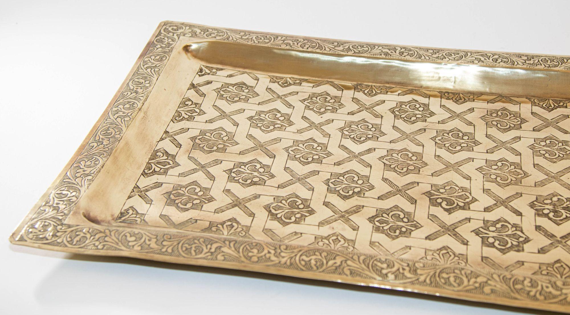 1940s Moroccan Brass Tray Rectangular Shape Polished Gold Brass Serving Platter For Sale 7