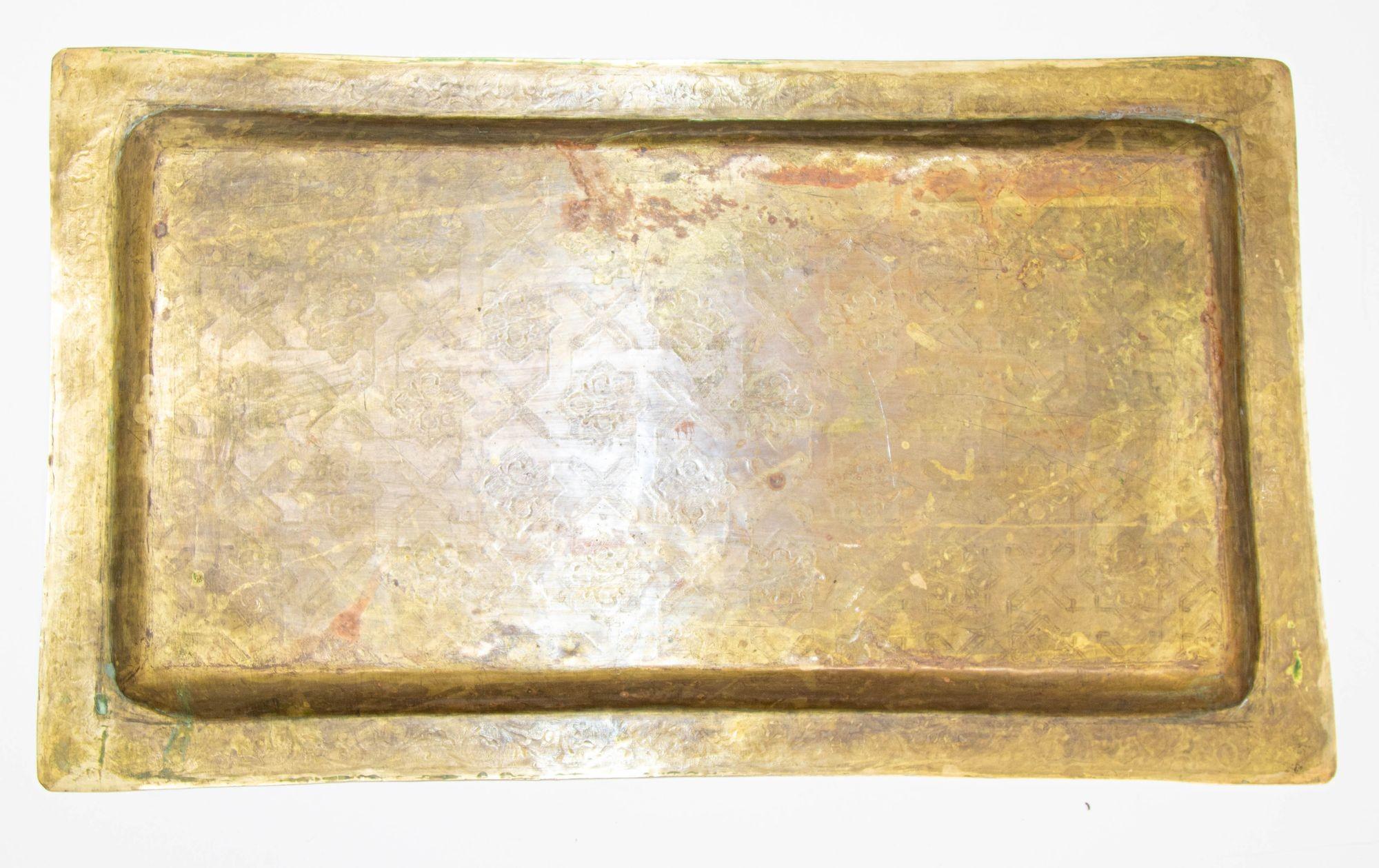 1940s Moroccan Brass Tray Rectangular Shape Polished Gold Brass Serving Platter For Sale 3