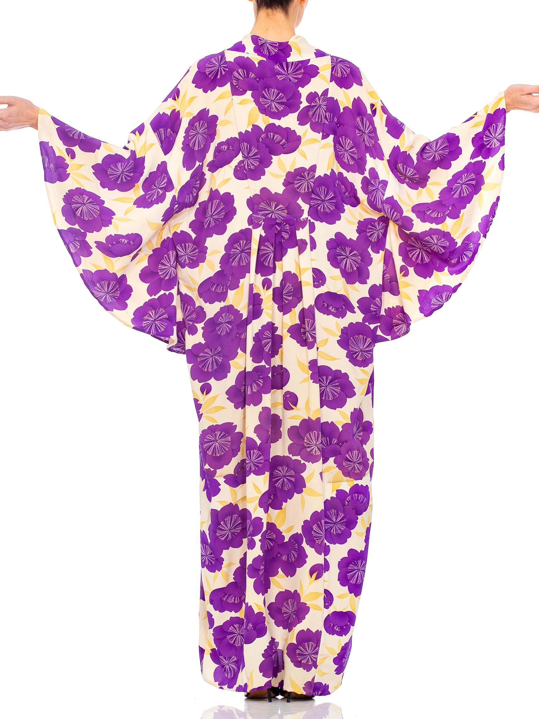 1940S Morphew Collection Purple Silk Printed Made From Japanese Kimono  Kaftan In Excellent Condition In New York, NY
