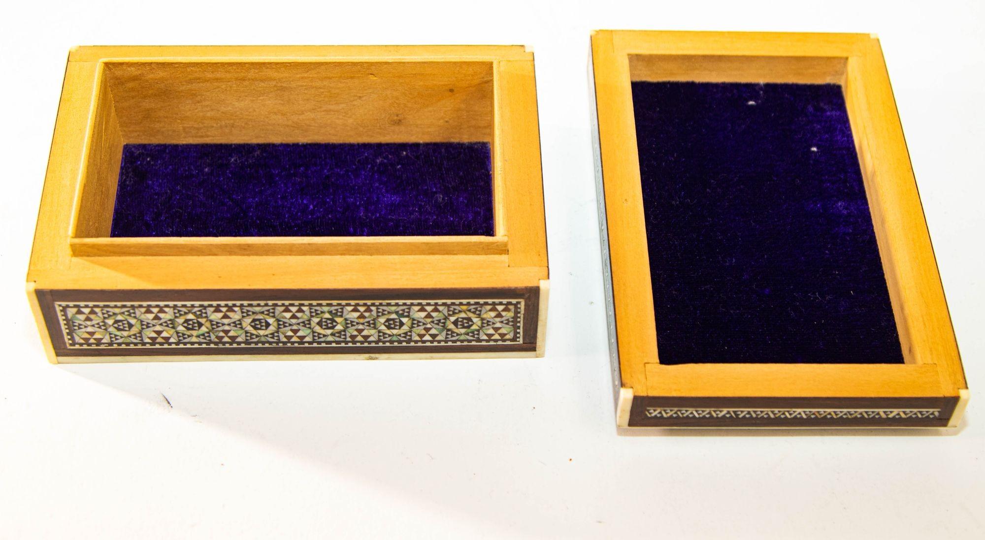 1940er Jahre Perlmutt Intarsien dekorative nahöstliche islamische Box im Angebot 3