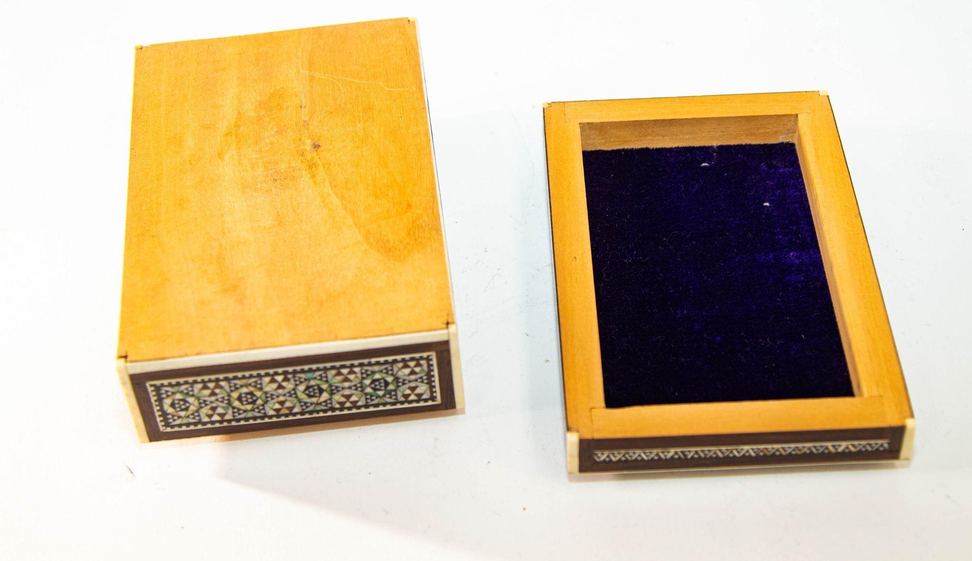1940er Jahre Perlmutt Intarsien dekorative nahöstliche islamische Box im Angebot 4