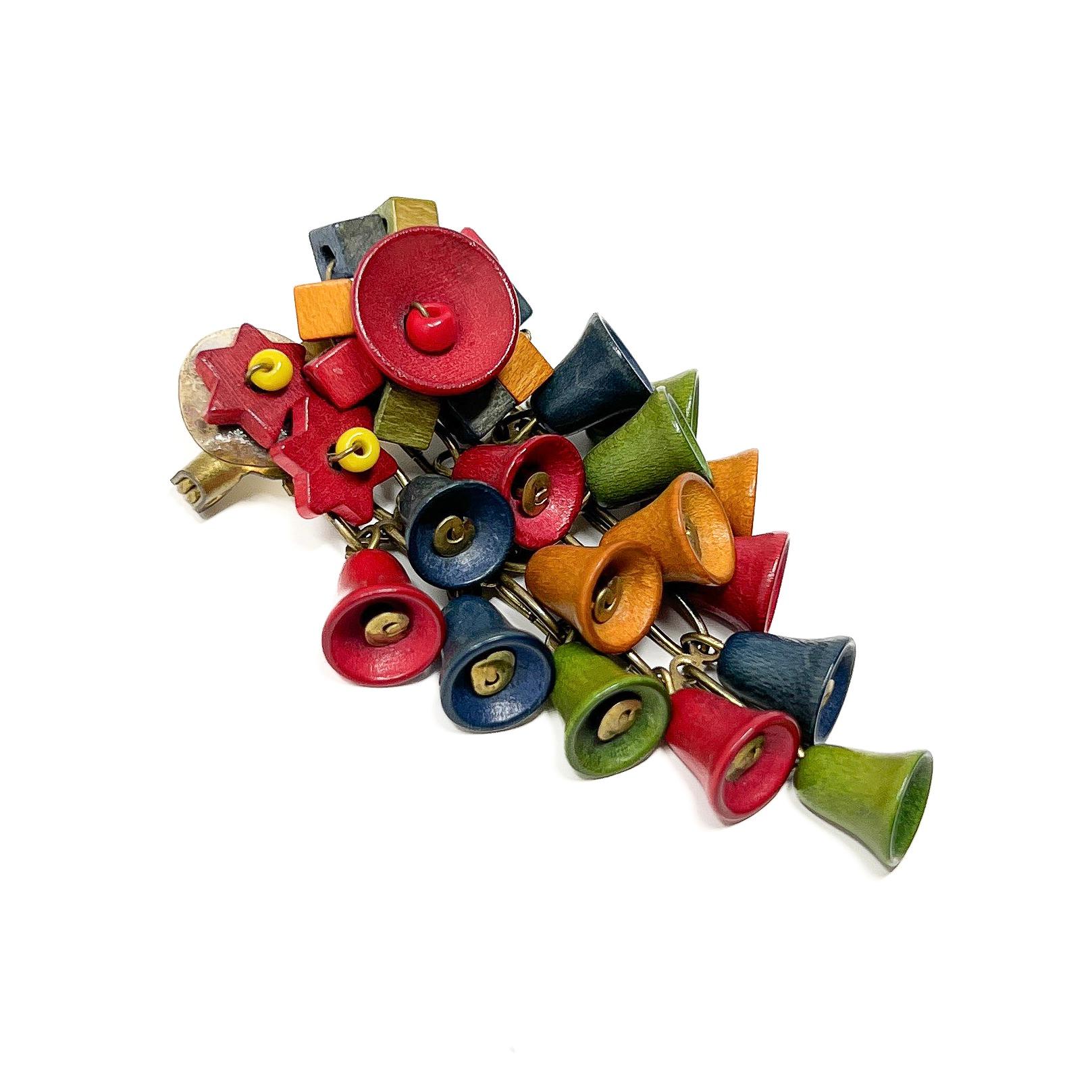 1940s Multi-Coloured Wooden Bells and Stars Vintage Cascade Brooch For Sale 1
