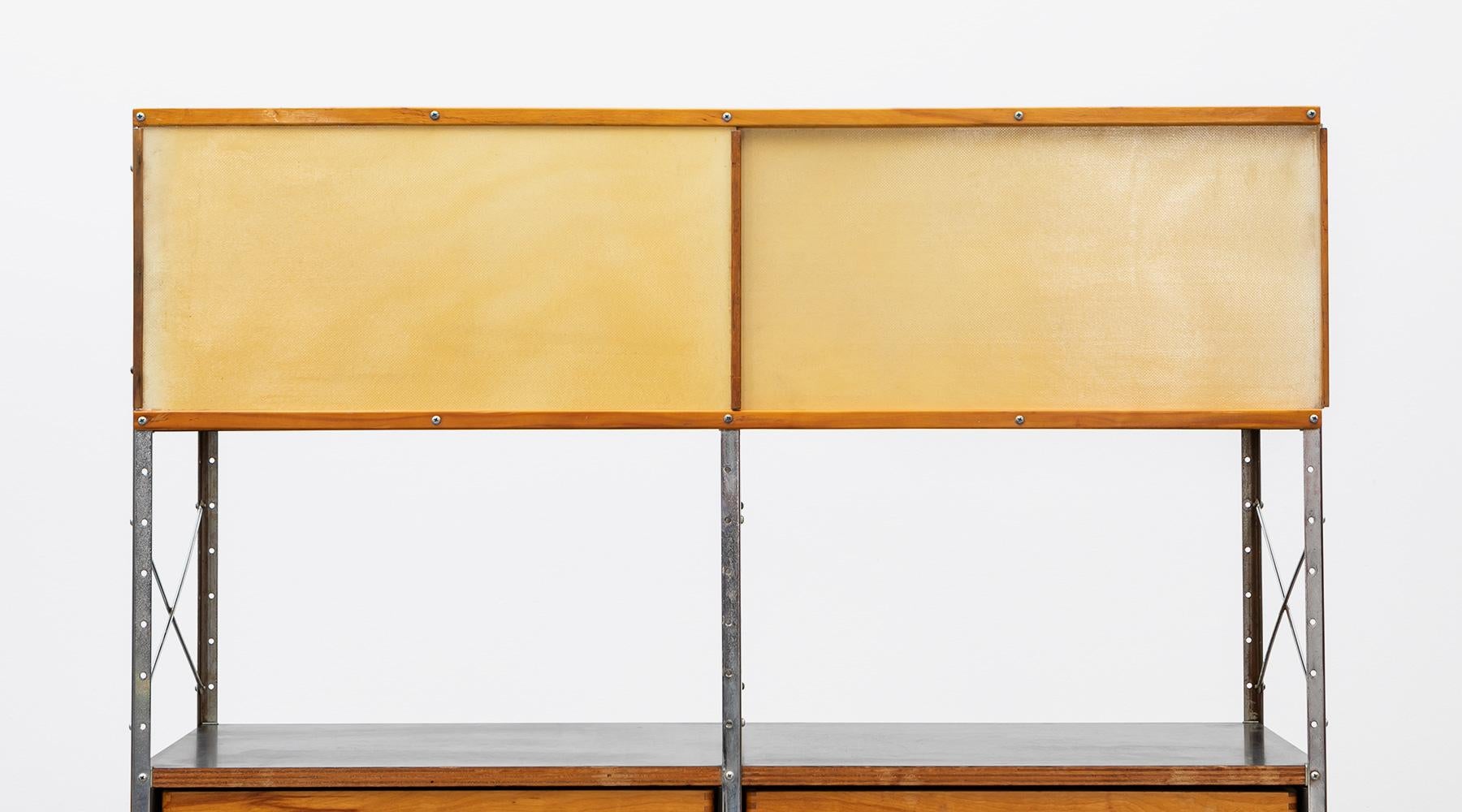 1940s Multicolored Plywood, Fiberglass, Metal ESU Shelf Charles & Ray Eames For Sale 4