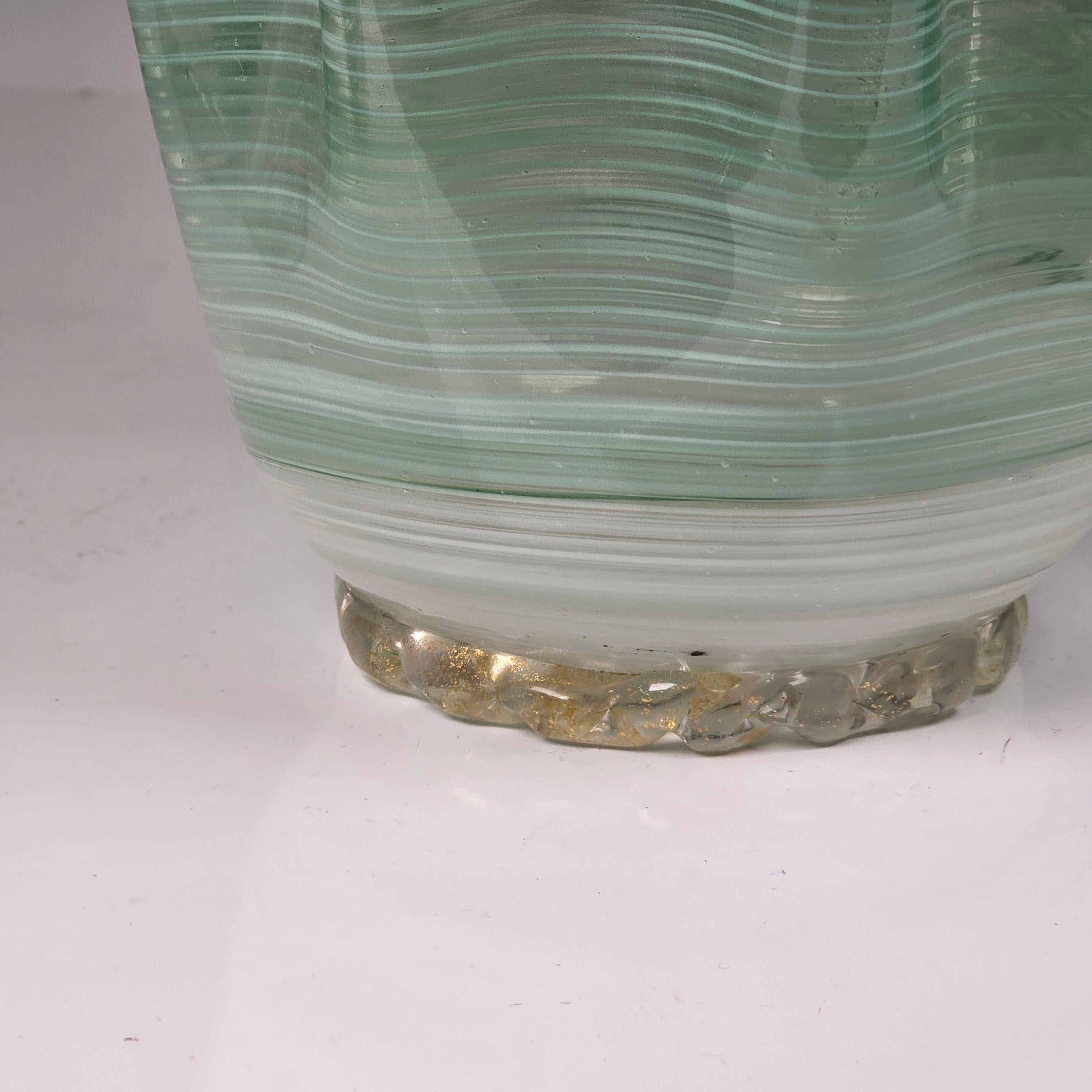 Italiano Vaso a fazzoletto di Murano degli anni '40 in vendita
