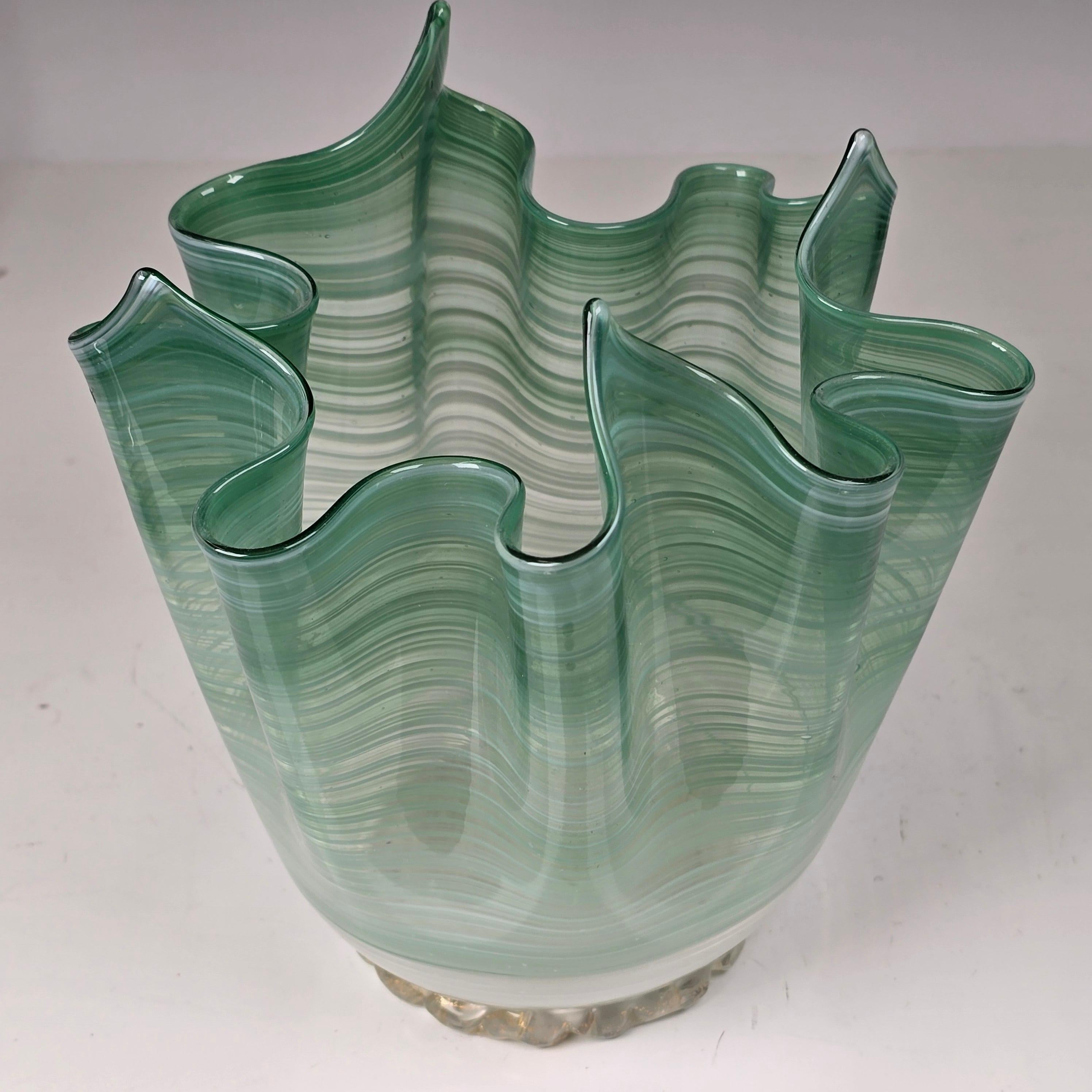 Vaso a fazzoletto di Murano degli anni '40 In condizioni buone in vendita a Kilmarnock, VA