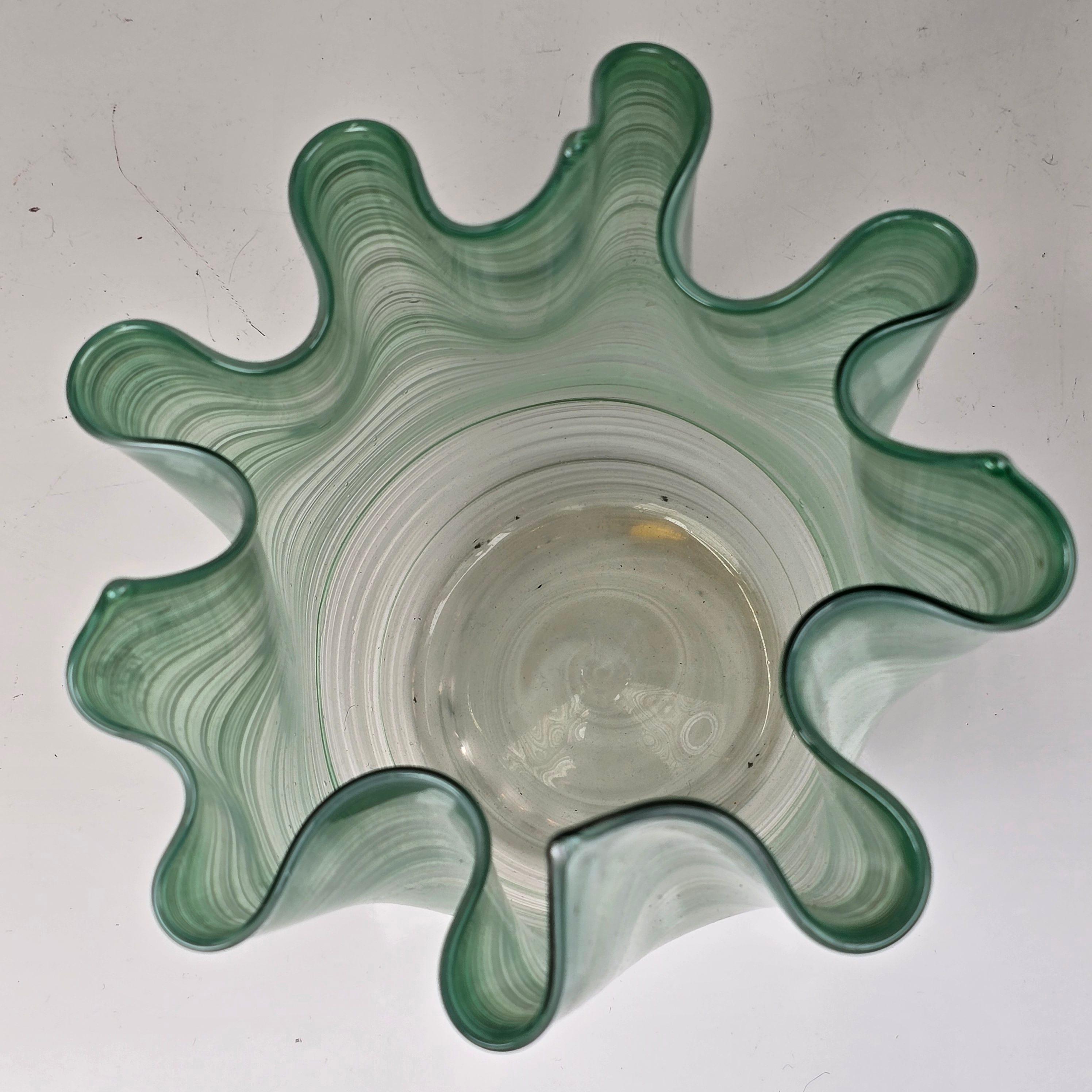 Vetro artistico Vaso a fazzoletto di Murano degli anni '40 in vendita