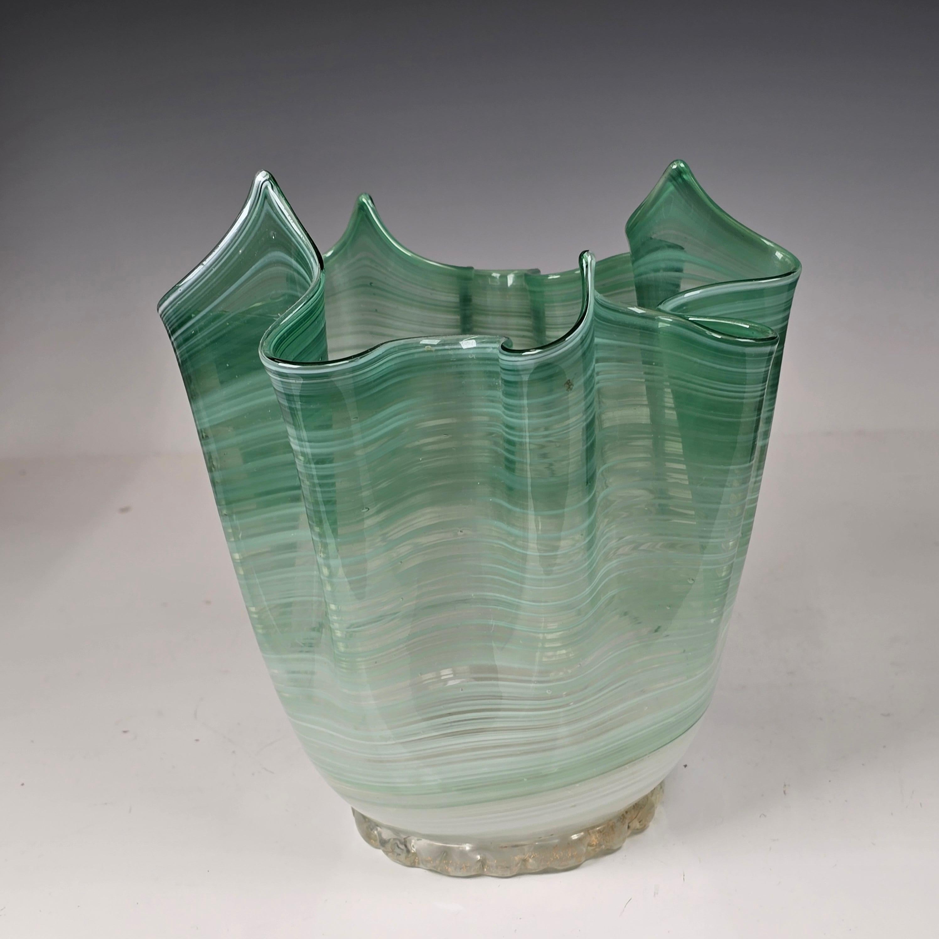 Vaso a fazzoletto di Murano degli anni '40 in vendita 1