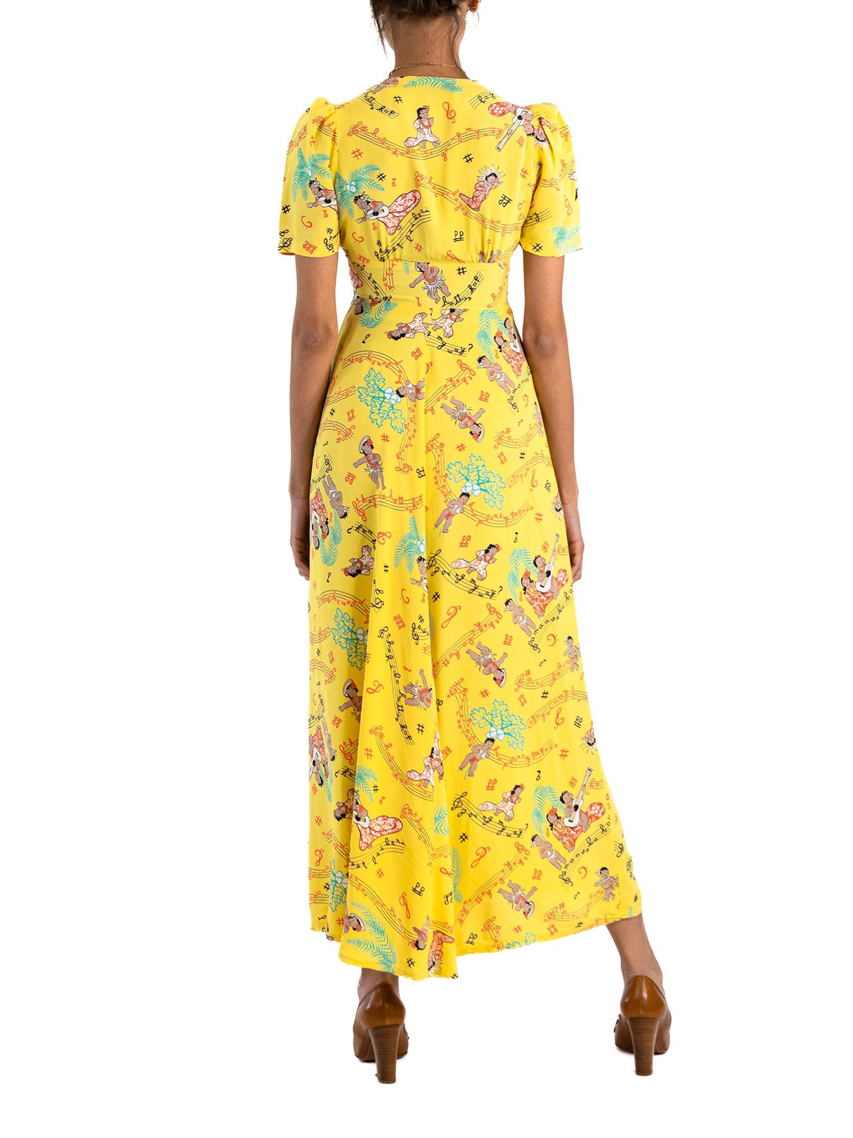 1940S Mustard Yellow Cold Rayon Hawaiin Novelty Print Dress For Sale 2