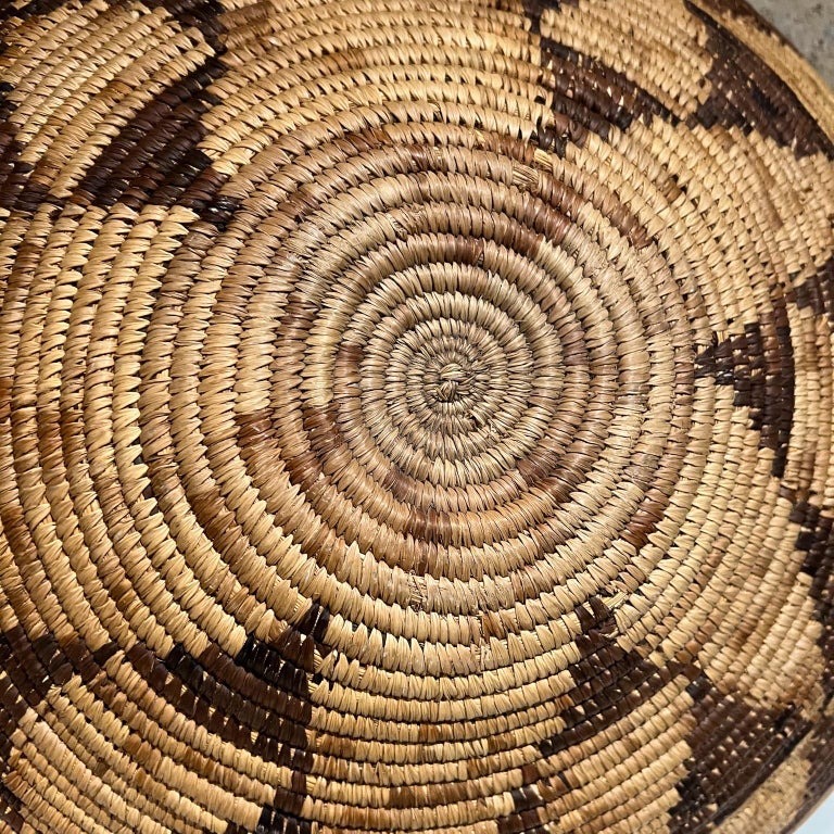 1940s Native American Indian Handmade Weave Basket Vibrant Modern Design For Sale 4