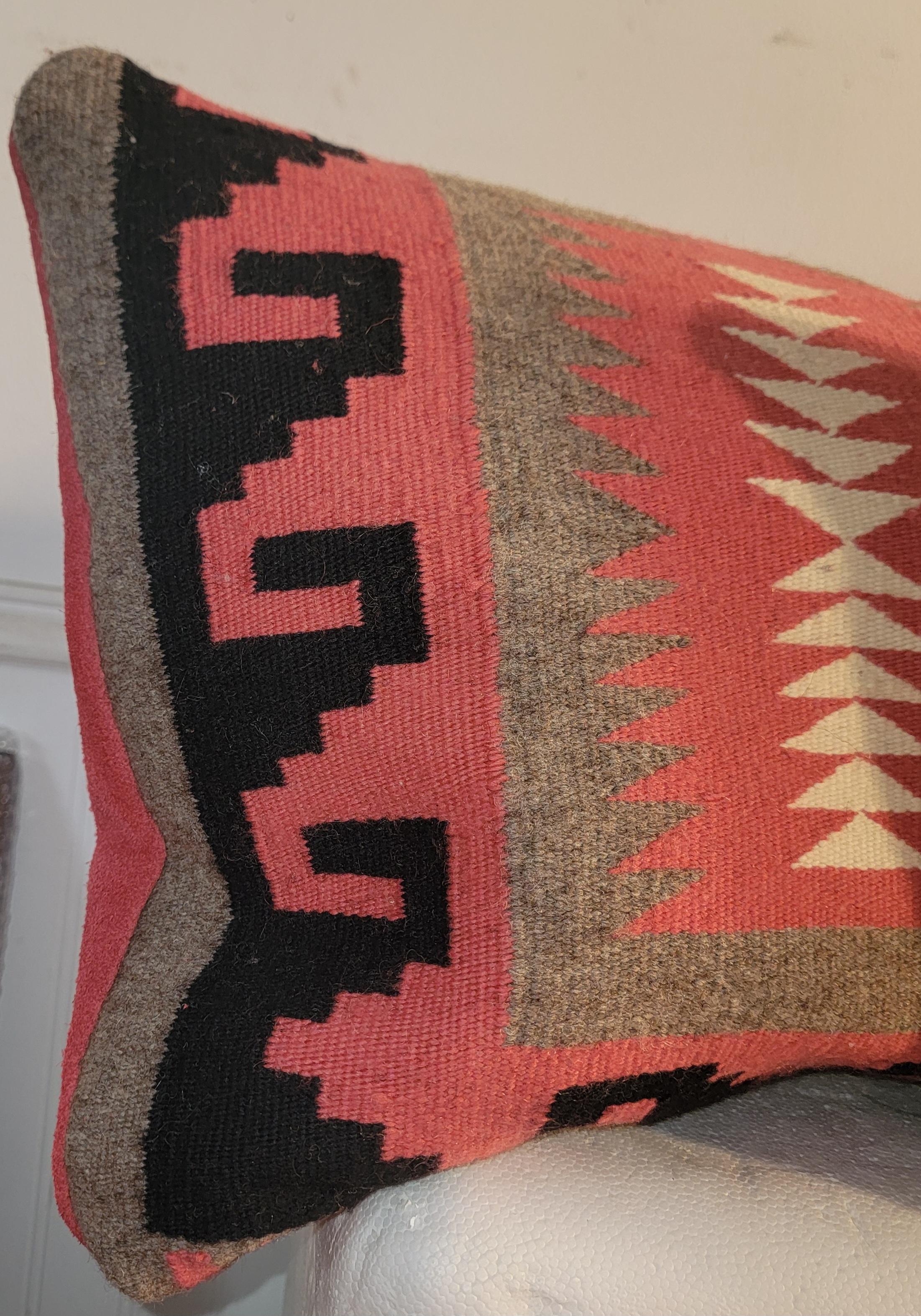 1940s Navajo indian Weaving Pillows In condizioni buone in vendita a Los Angeles, CA