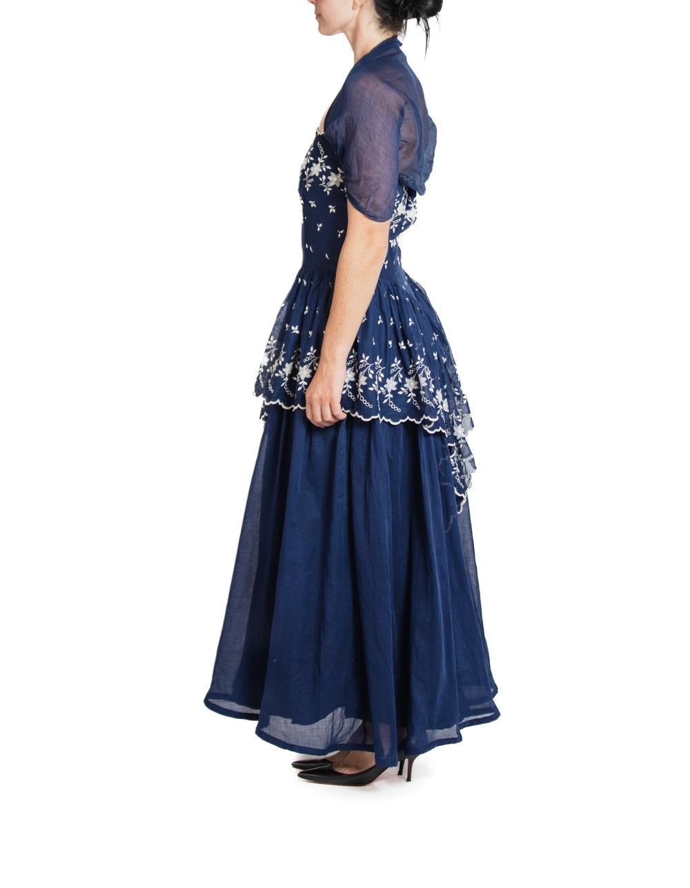 1940S Nave Blue & White Cotton Voile Embroidered Gown With Sheer Jacket In Excellent Condition For Sale In New York, NY