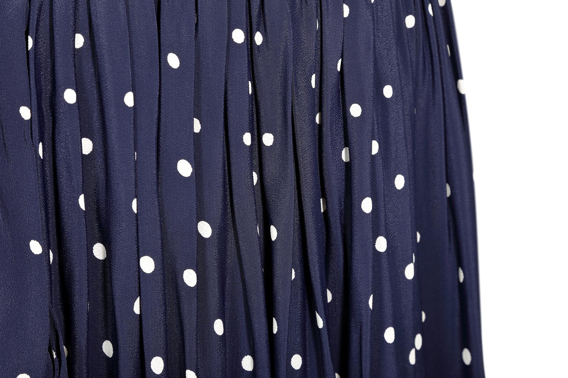 1940s Navy And White Polkadot Dress With Belt In Excellent Condition For Sale In London, GB