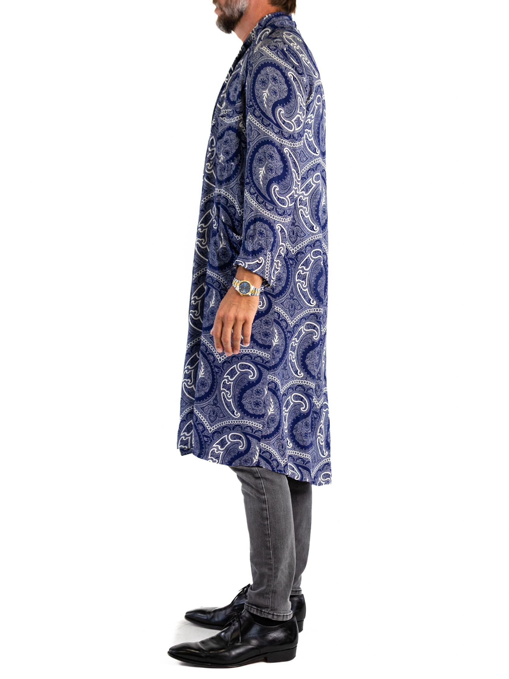 1940S Navy Blue Rayon Paisley Robe In Excellent Condition For Sale In New York, NY